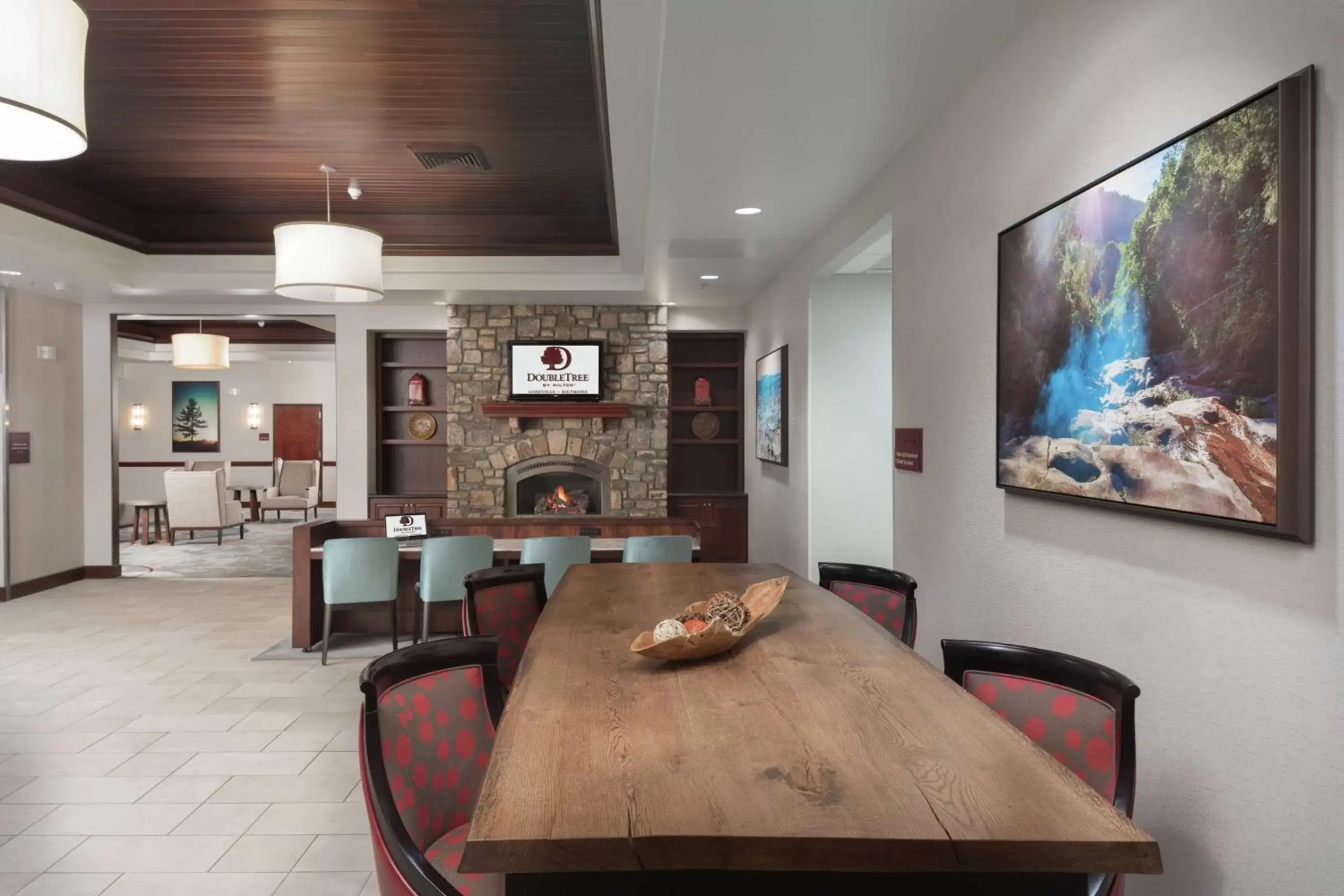 Lobby or reception, Restaurant/Places to Eat in DoubleTree by Hilton Biltmore/Asheville