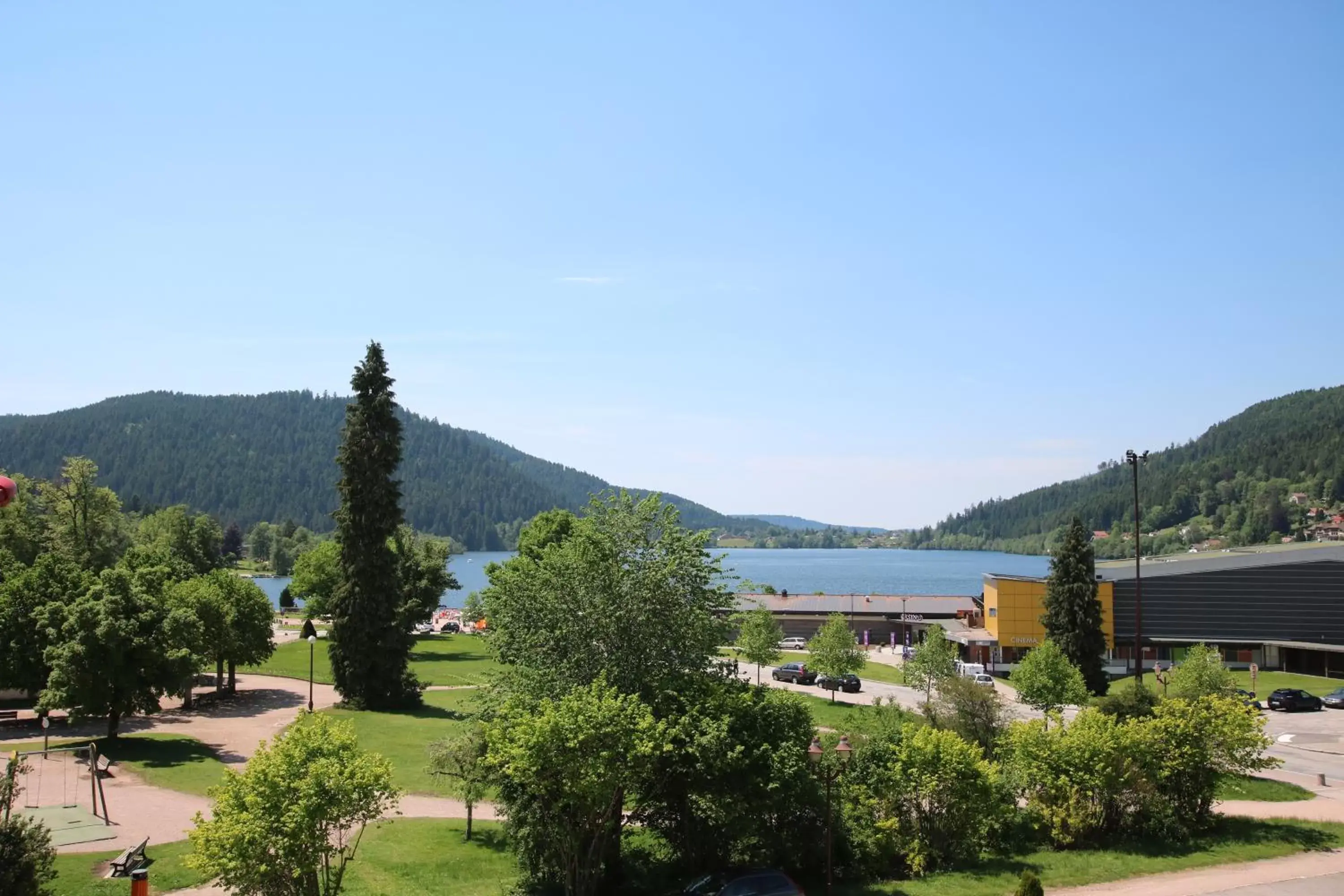 Lake view, Mountain View in Les Loges Du Parc