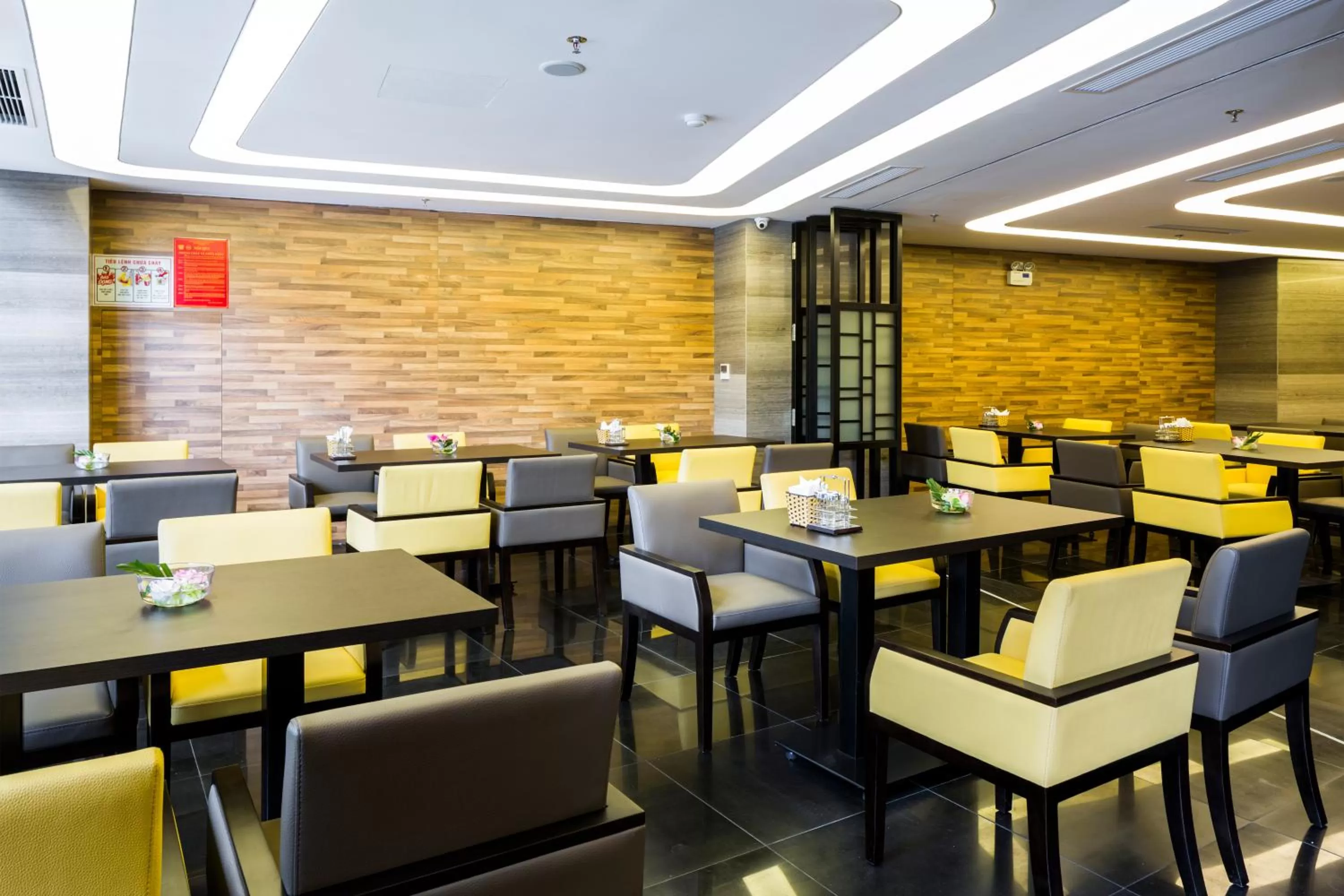 Restaurant/places to eat in Kuretake Inn Kim Ma 132