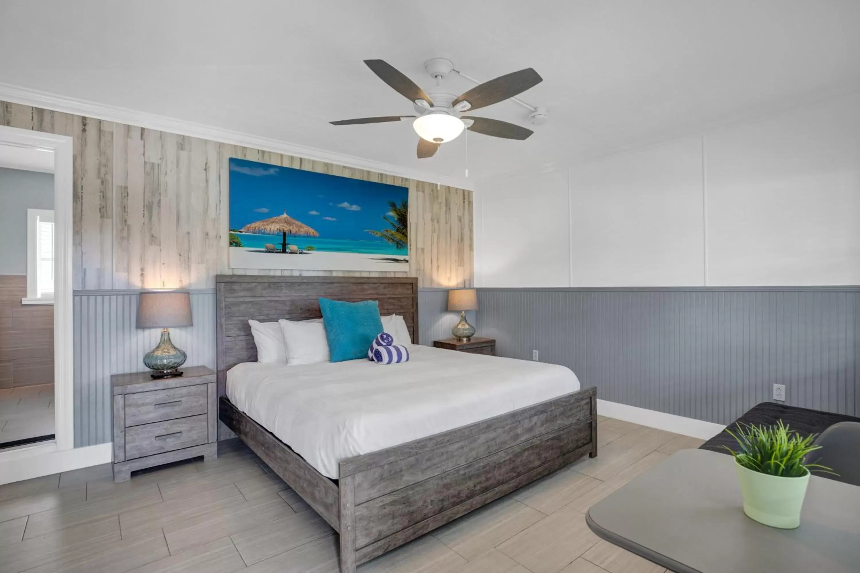 Bedroom, Bed in Seascape Resort & Marina