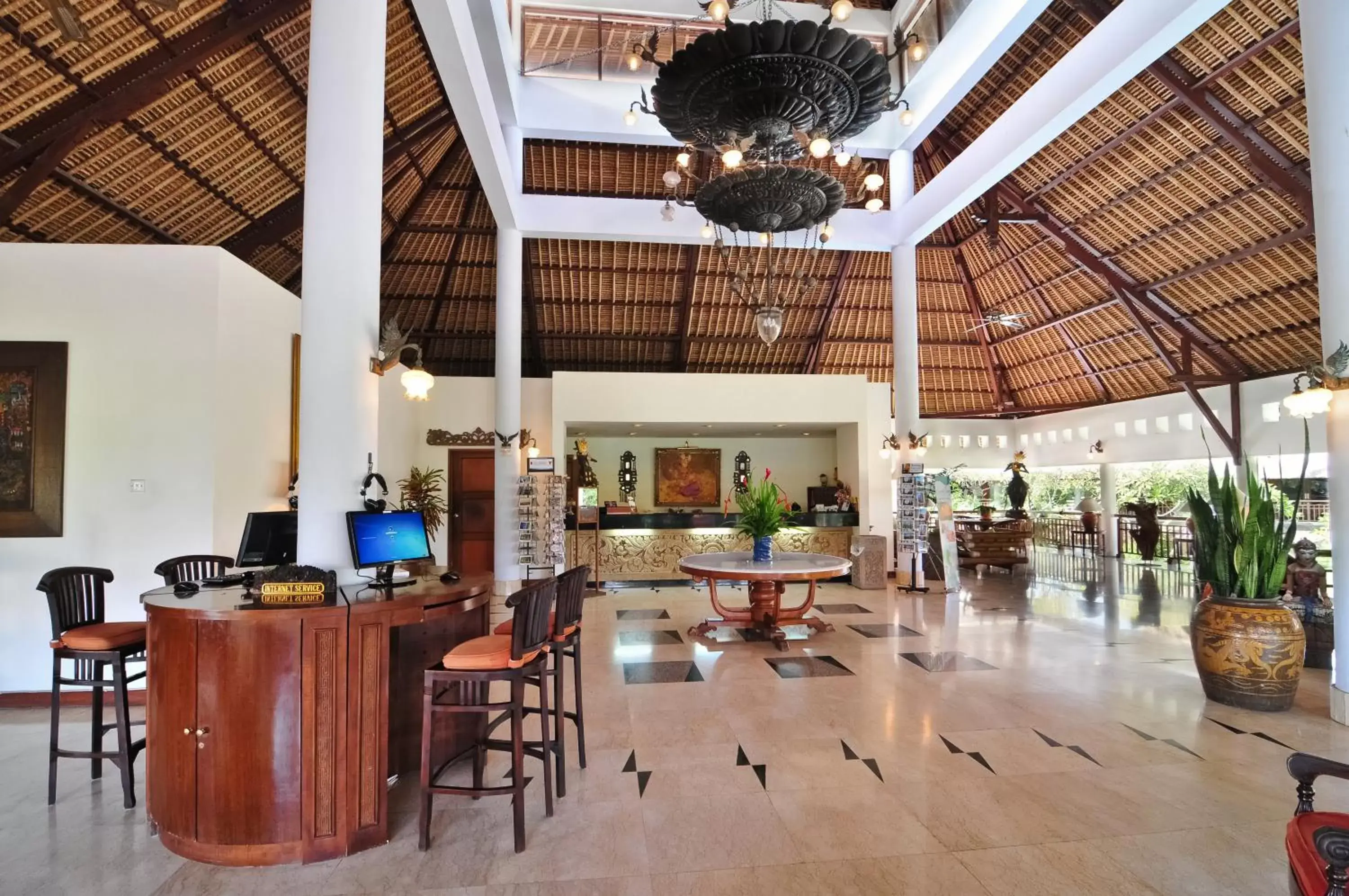 Lobby or reception in Sativa Sanur Cottages