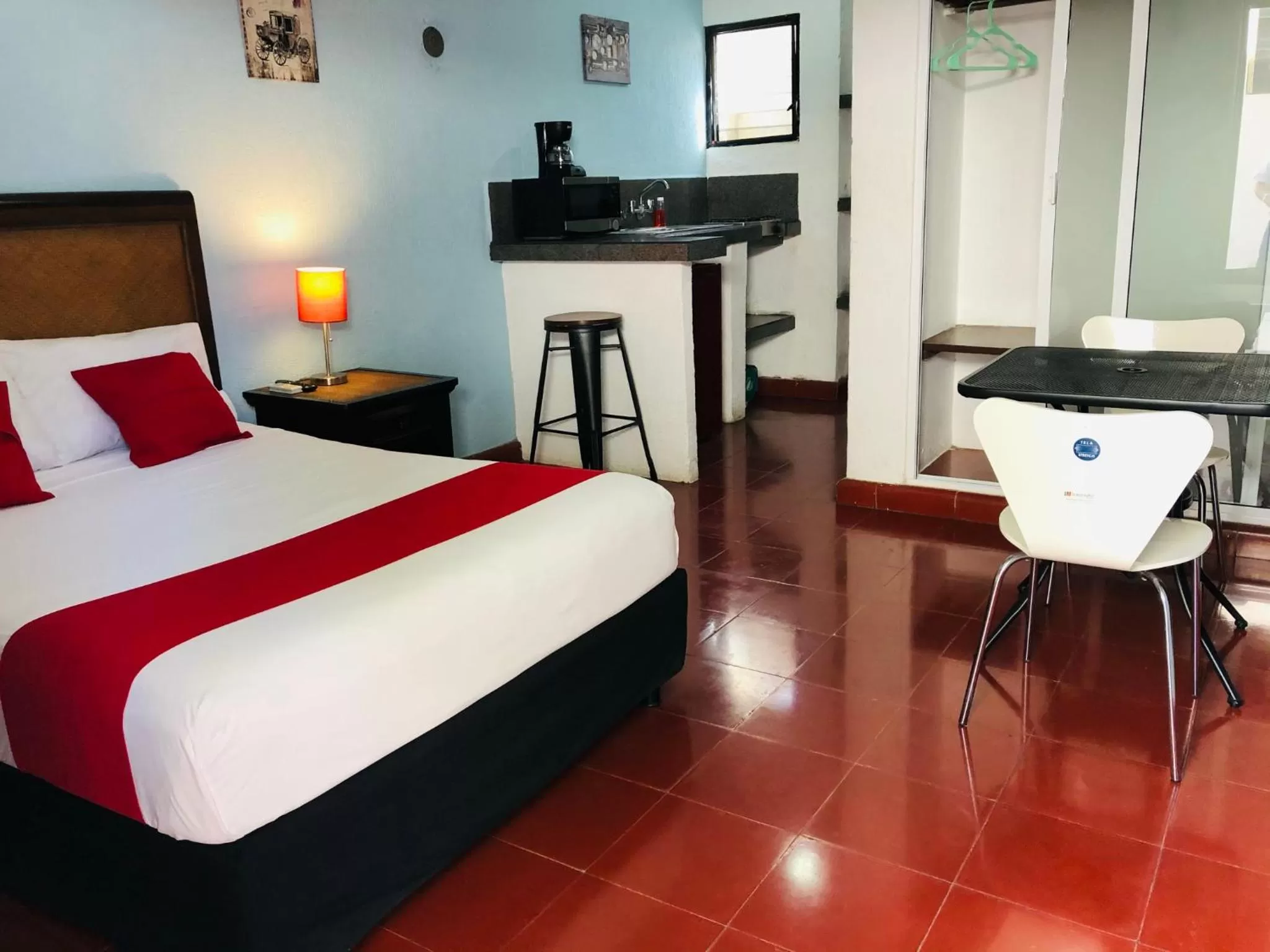 Photo of the whole room, Bed in Hotel Dpas 52