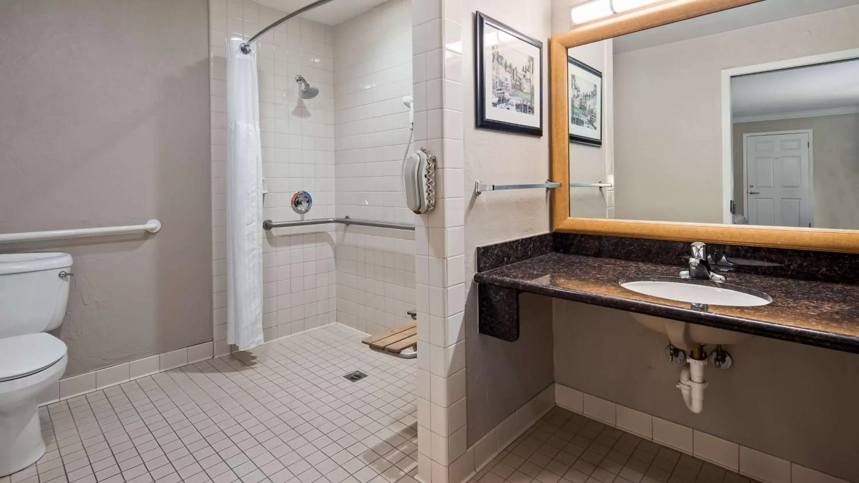 Bathroom in Best Western Plus Humboldt Bay Inn