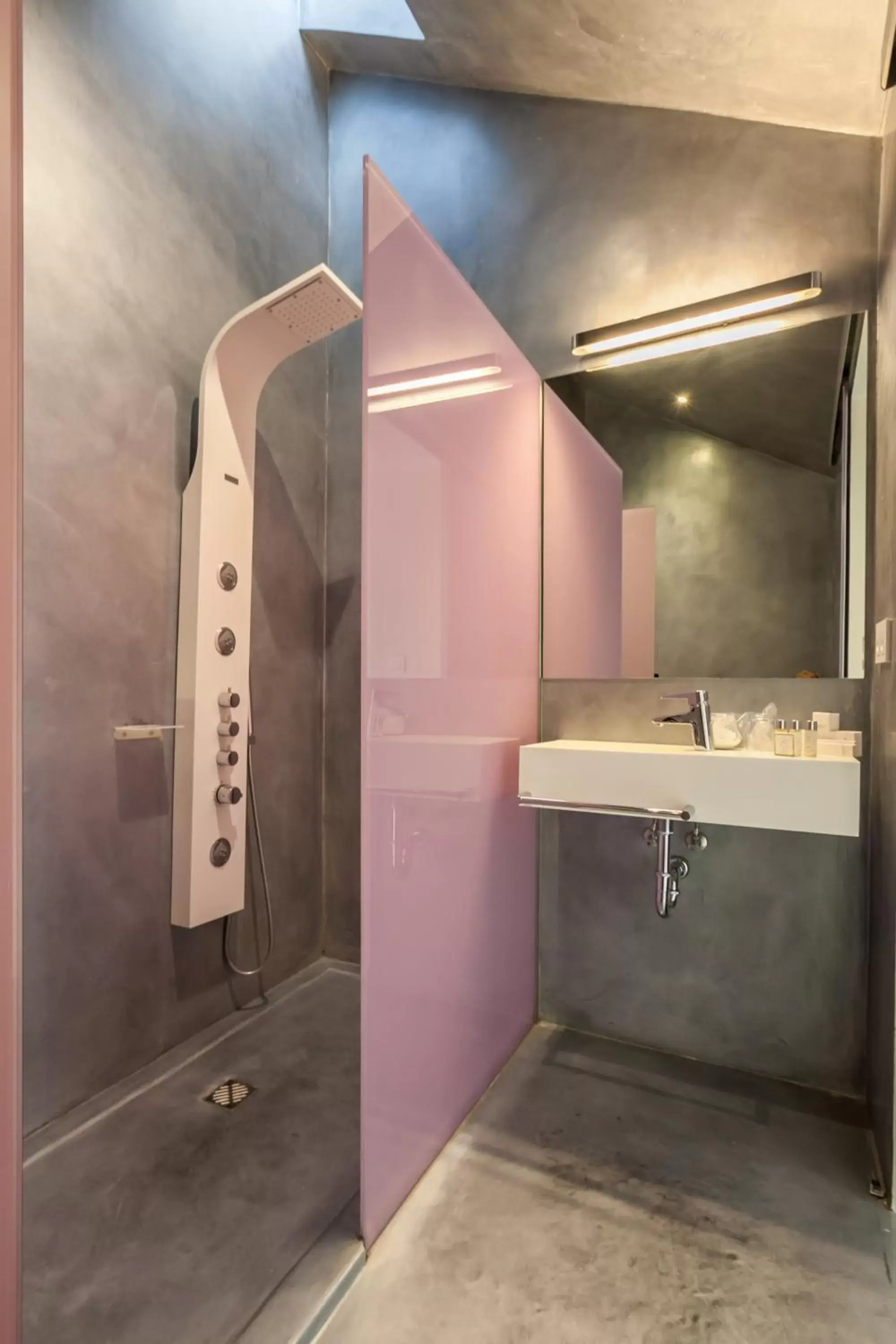 Bathroom in Hotel Viento10