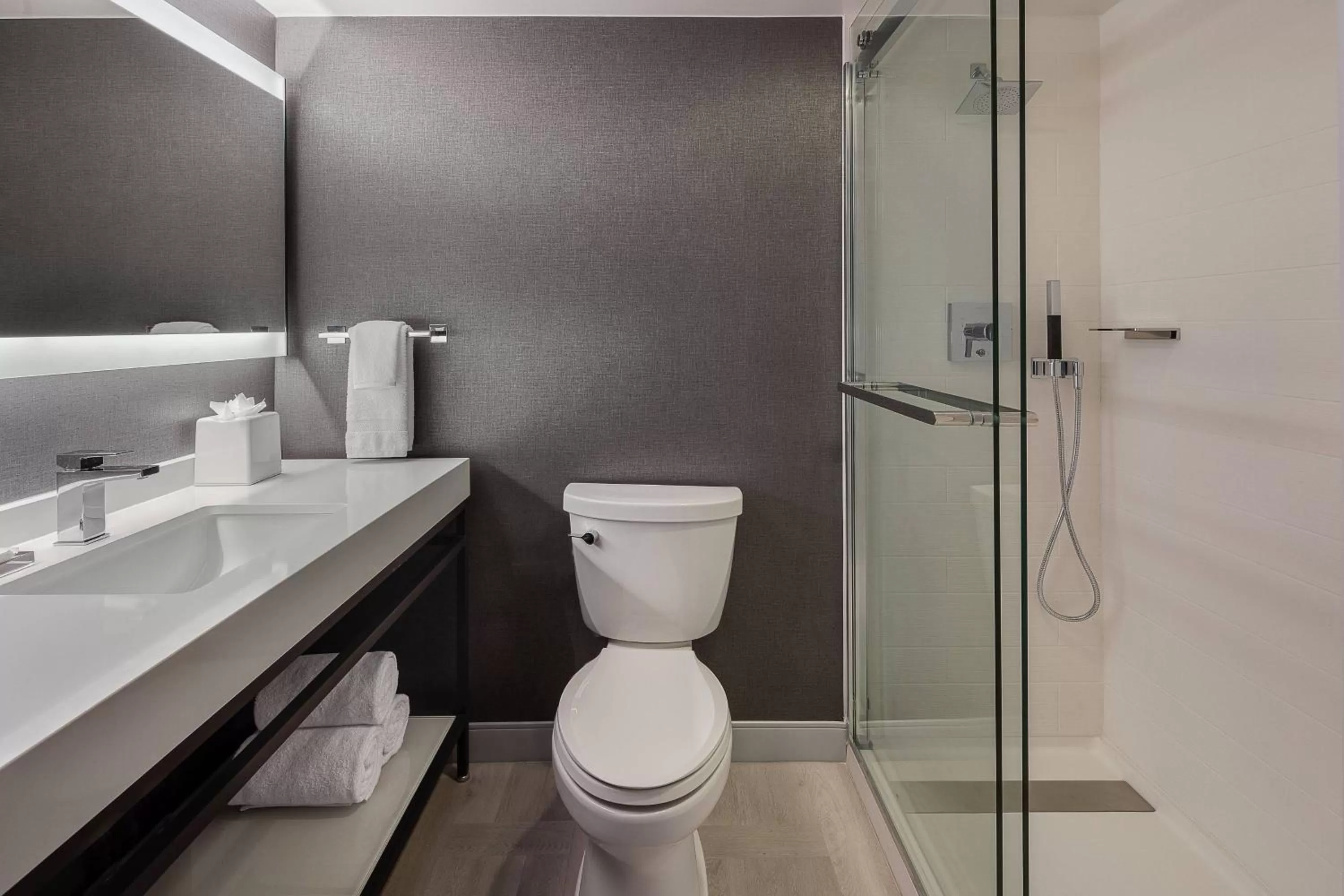 Bathroom in Marriott Lexington Griffin Gate Golf Resort & Spa