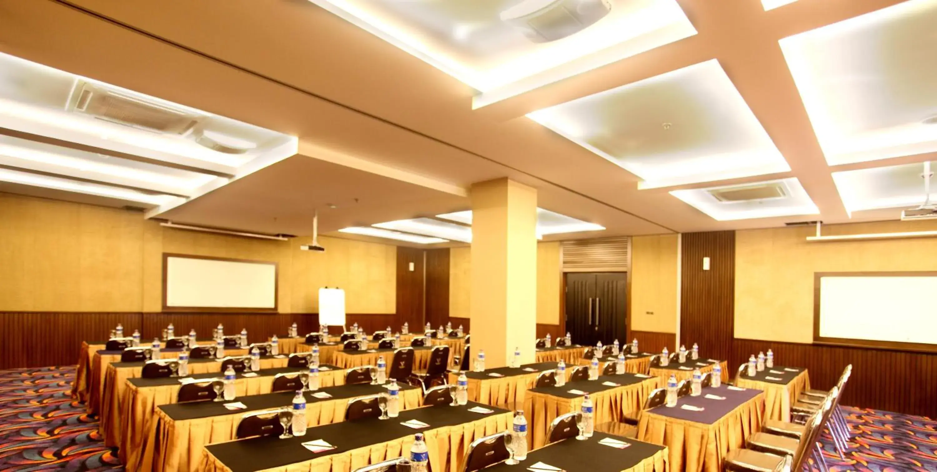 Meeting/conference room in Hotel Vio Pasteur