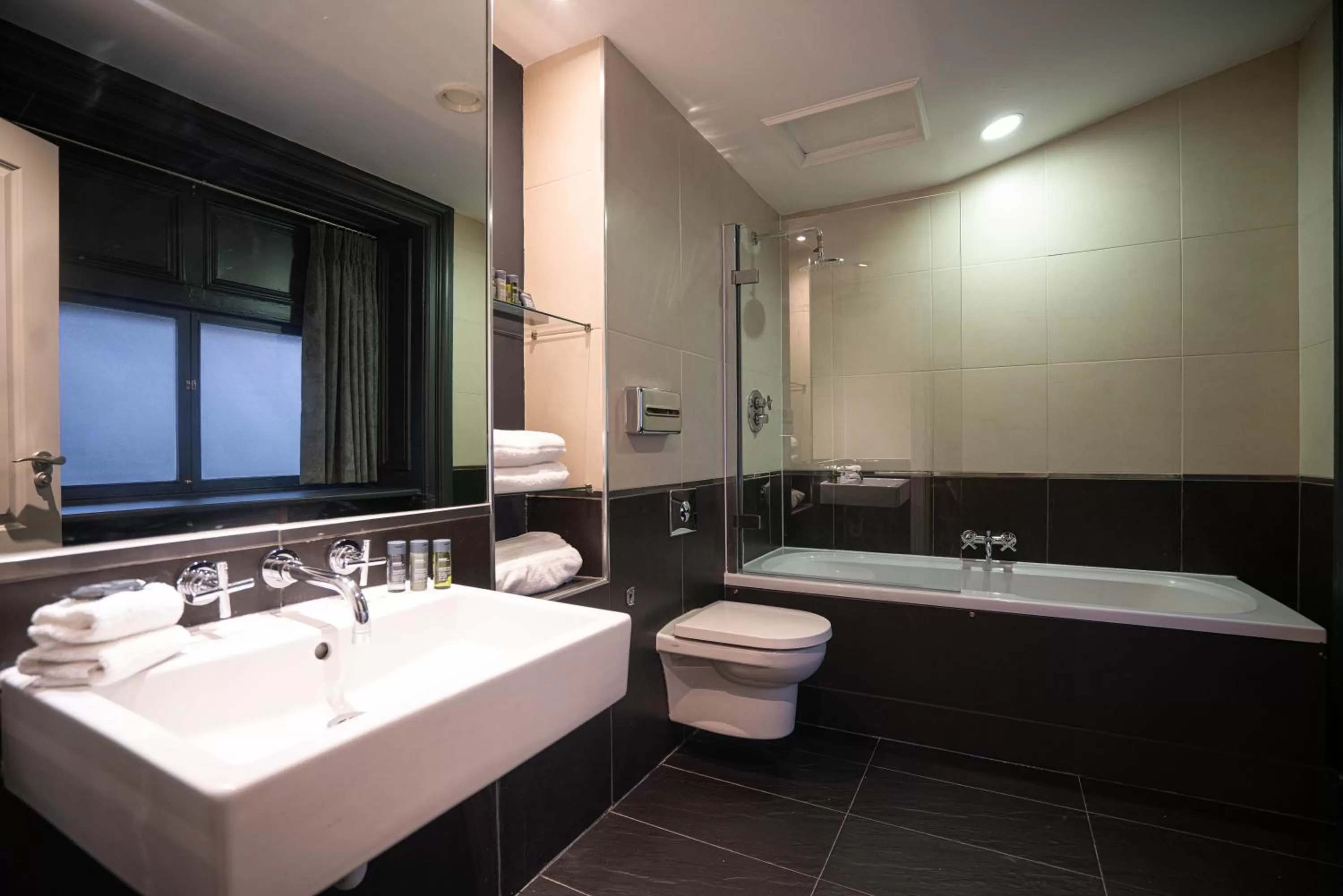 Bathroom in 62 Castle Street Hotel