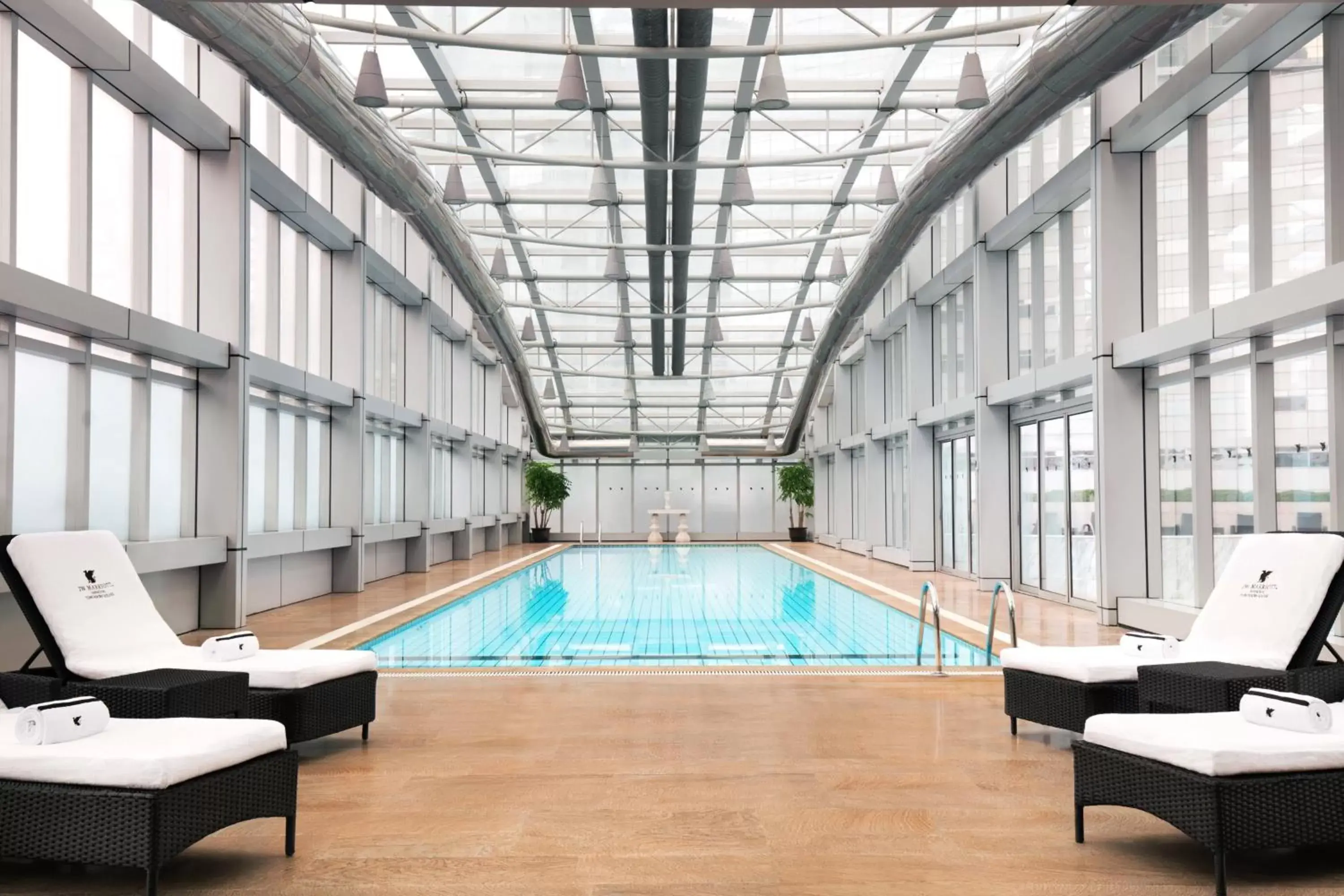 Swimming Pool in JW Marriott Shanghai at Tomorrow Square