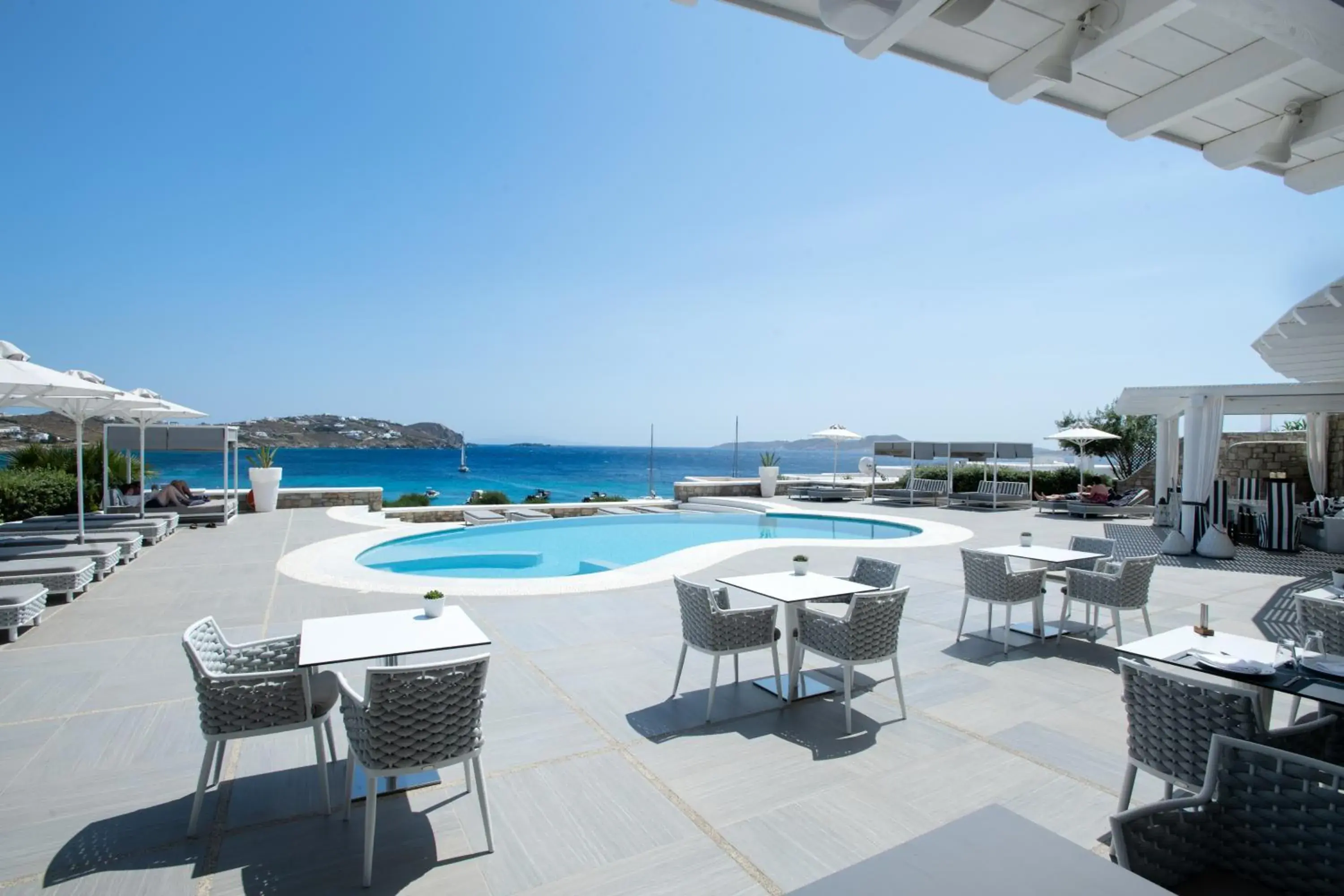 Dining area, Swimming Pool in DeLight