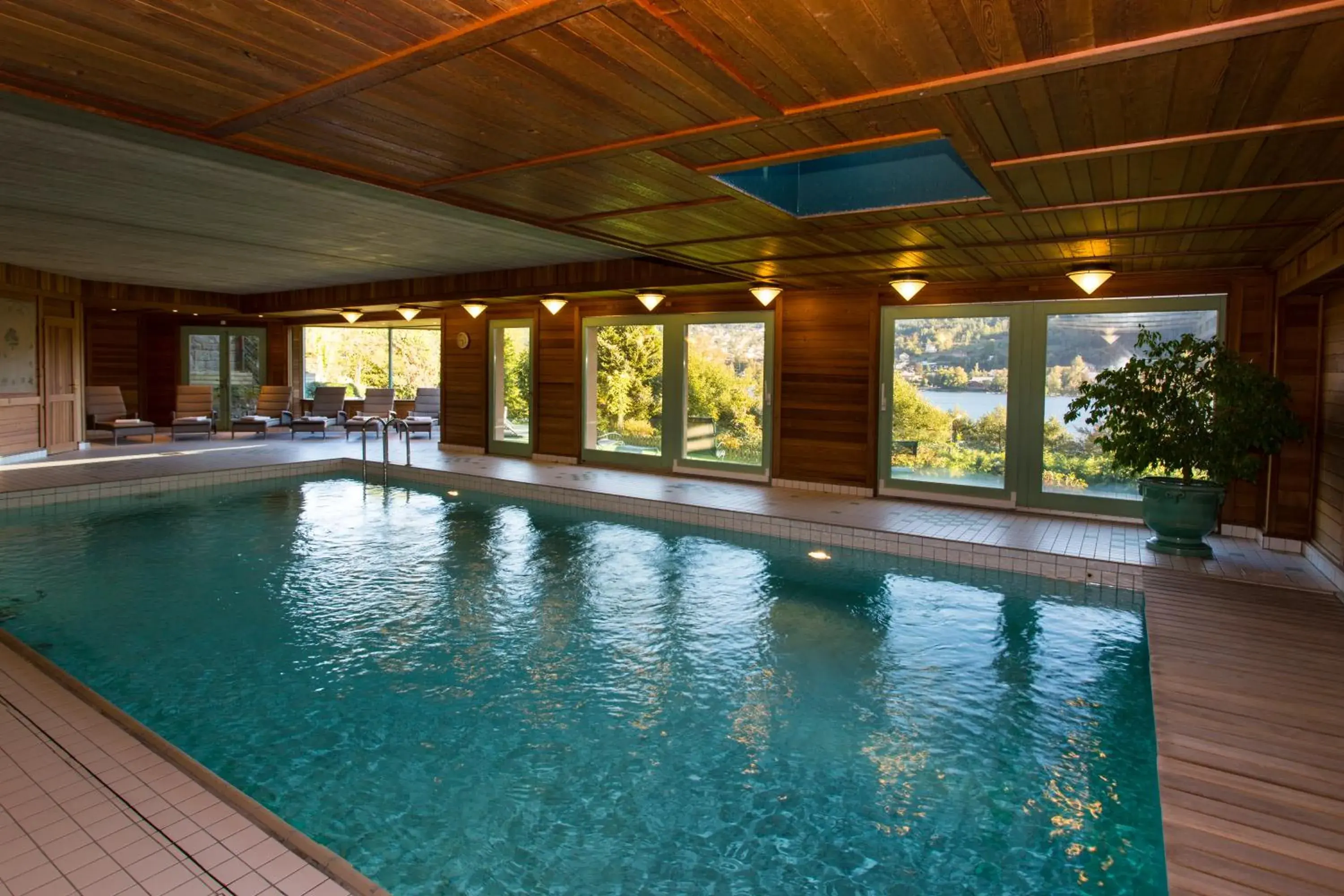 Lake view, Swimming Pool in Le Manoir Au Lac