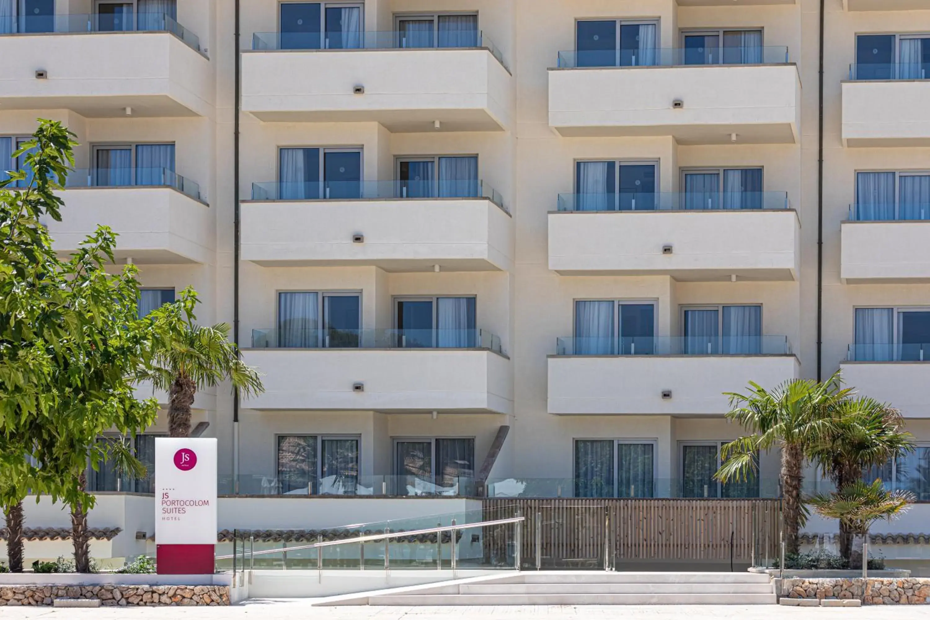 Facade/entrance, Property Building in JS Portocolom Suites