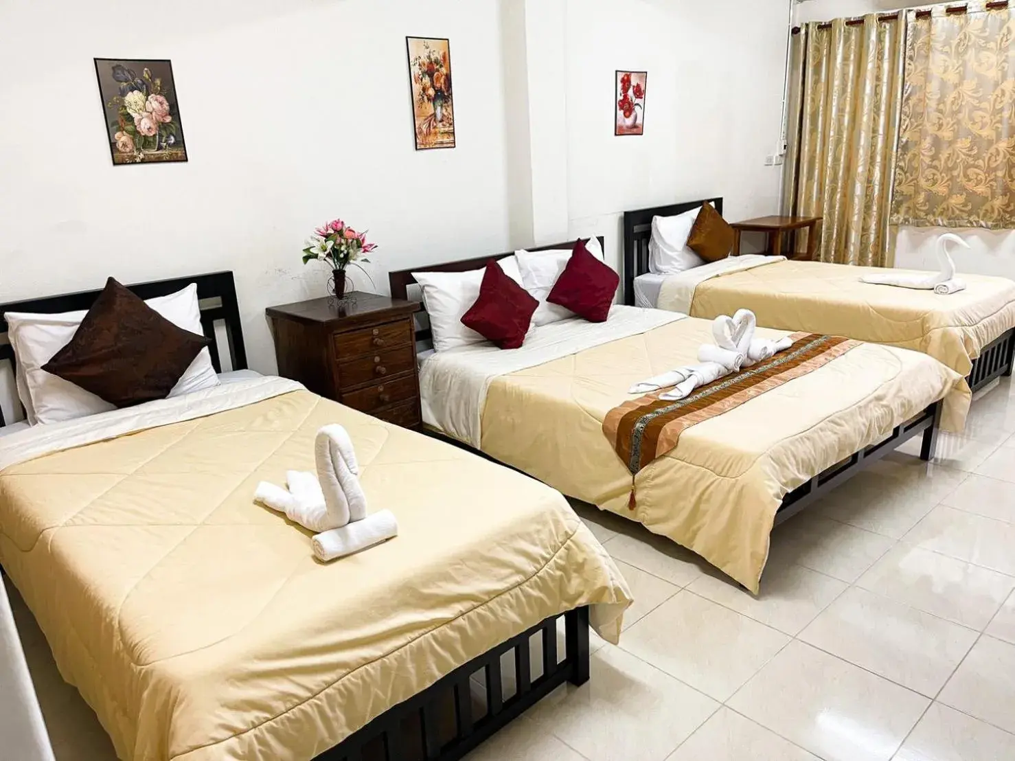 Bed in Rueangrat Hotel Bed in Rueangrat Hotel