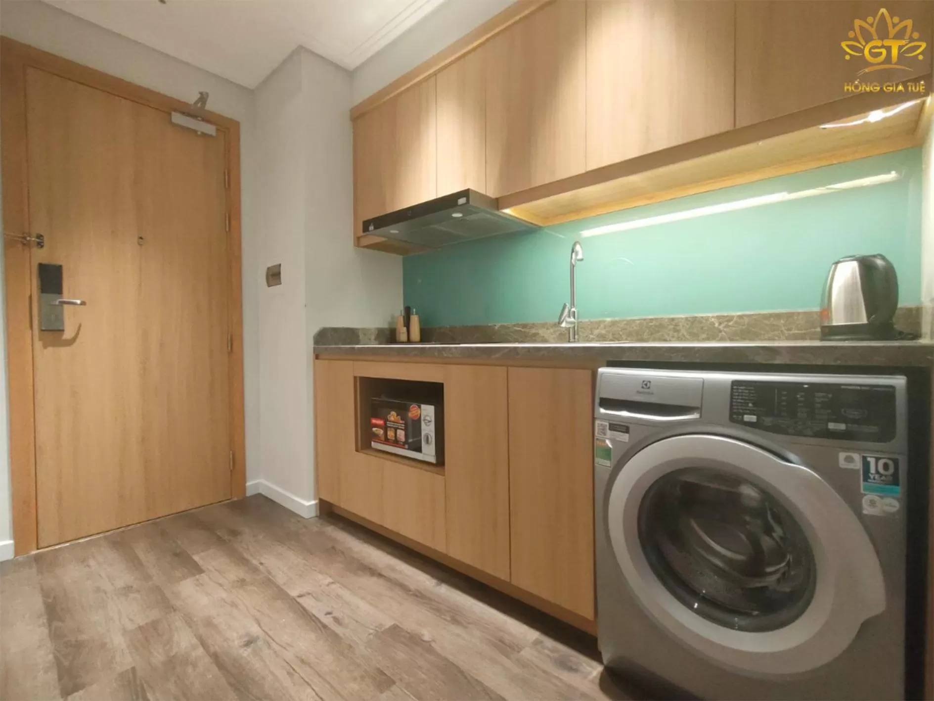 Hồng Gia Tuệ Lake View