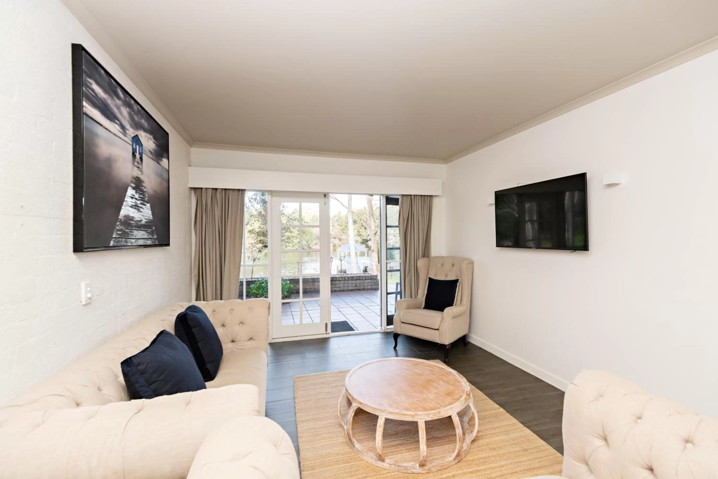 Seating area in Lincoln Downs Resort Batemans Bay