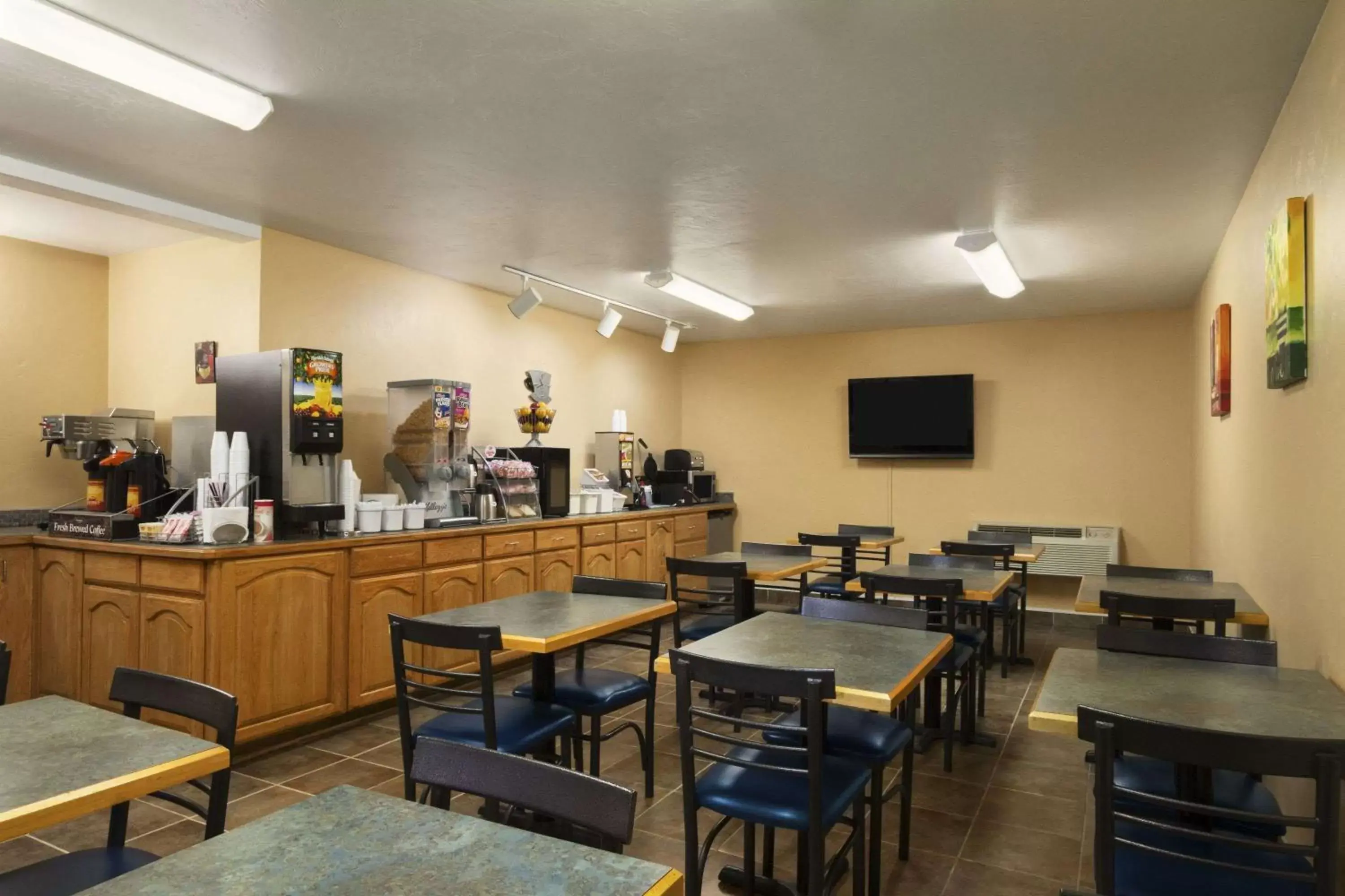 Restaurant/places to eat in Super 8 by Wyndham Kennewick Restaurant/places to eat in Super 8 by Wyndham Kennewick