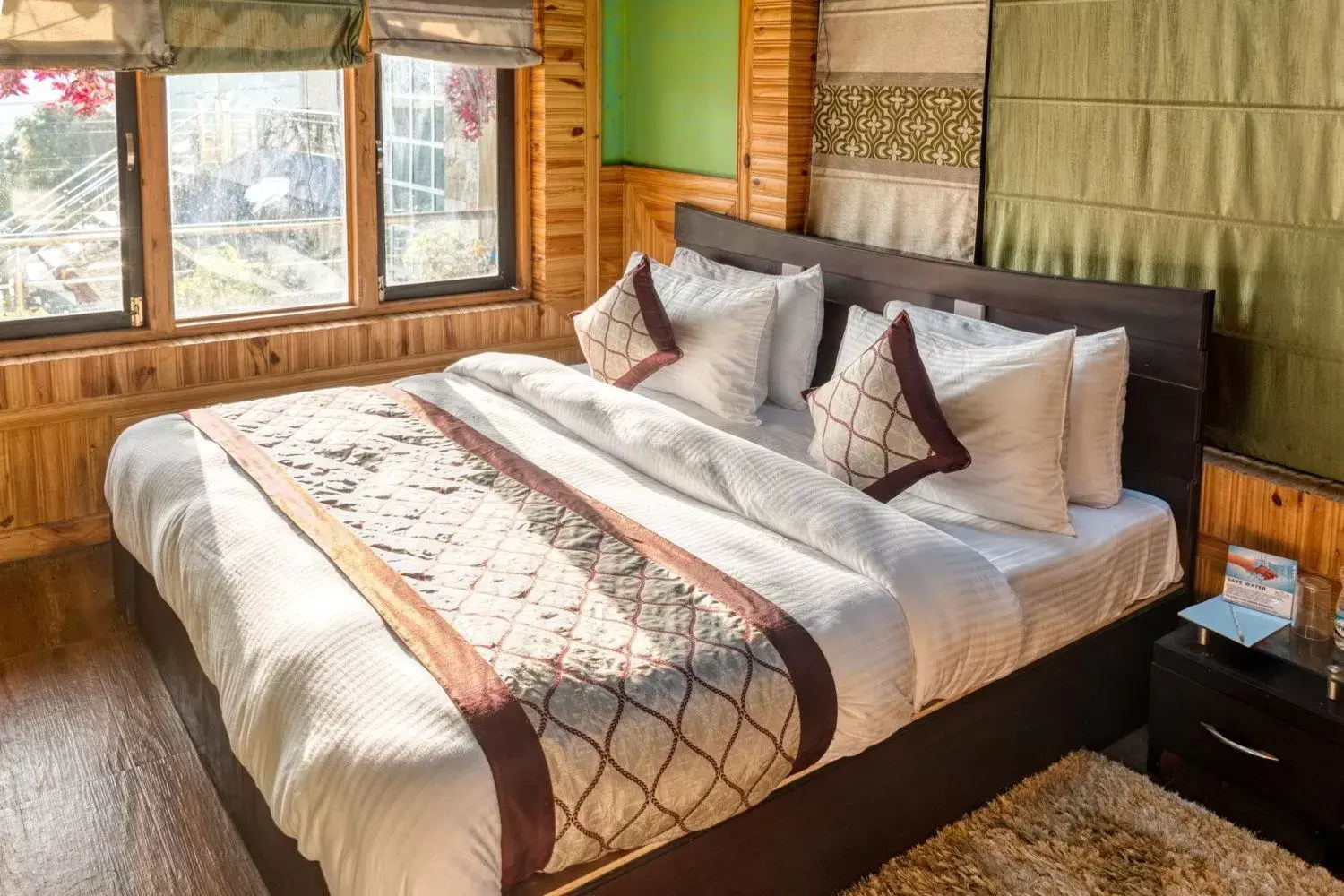 Bedroom, Bed in The Walnut Creek Bedroom, Bed in The Walnut Creek