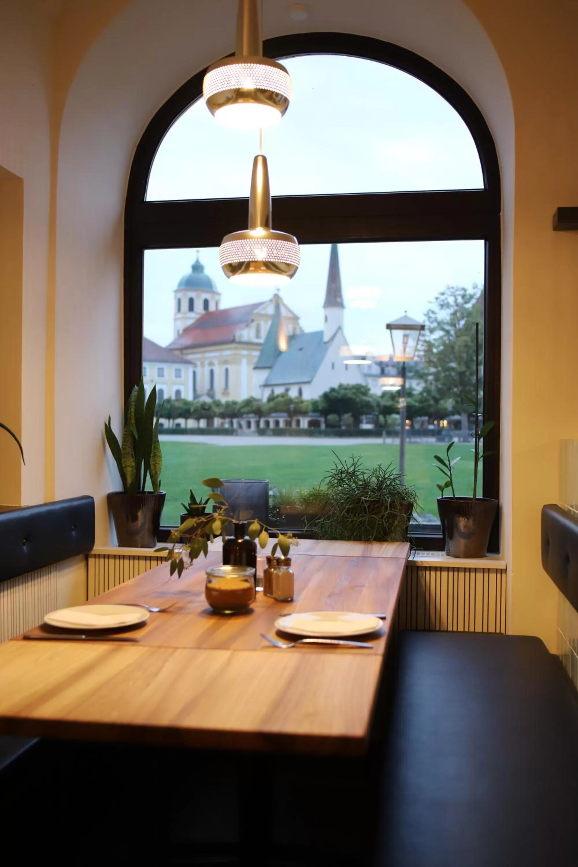 Restaurant/places to eat in Hotel Münchner Hof