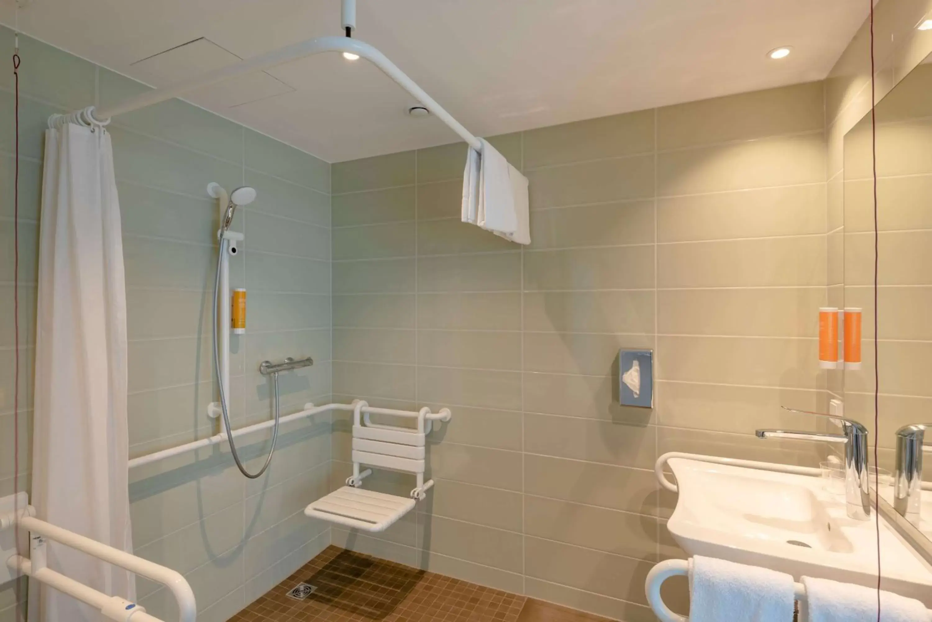 Bathroom in Super 8 by Wyndham Dresden