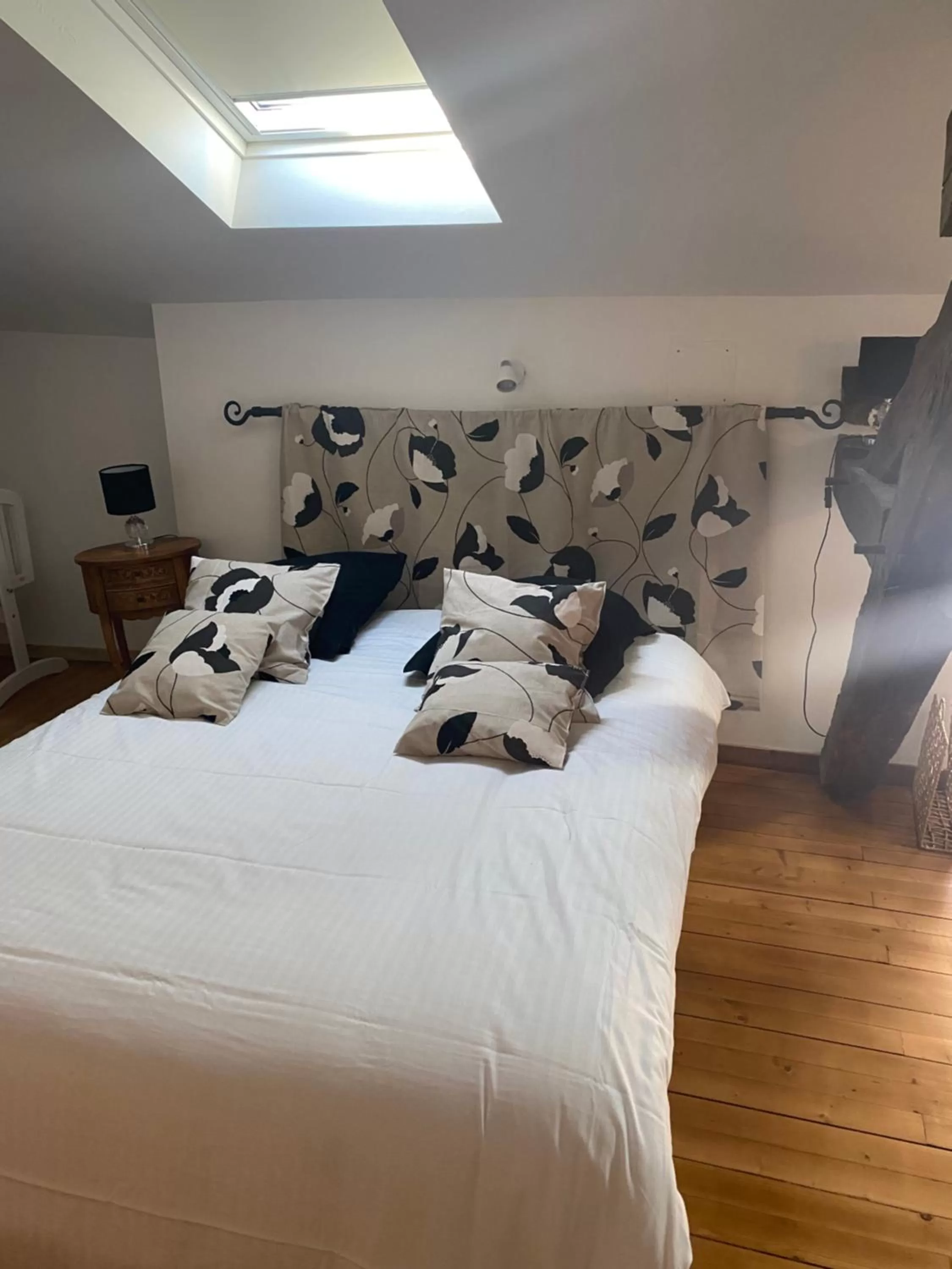 Bed in Les Mirabelles