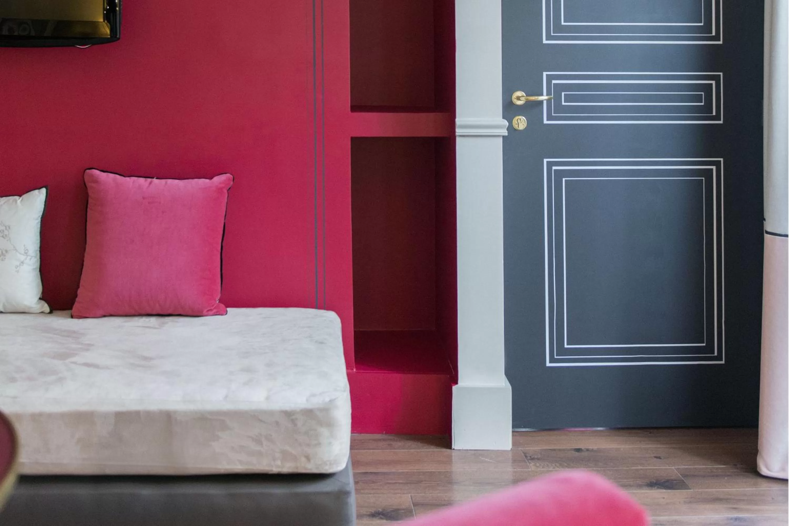 Bed in Edouard 7 Paris Opéra