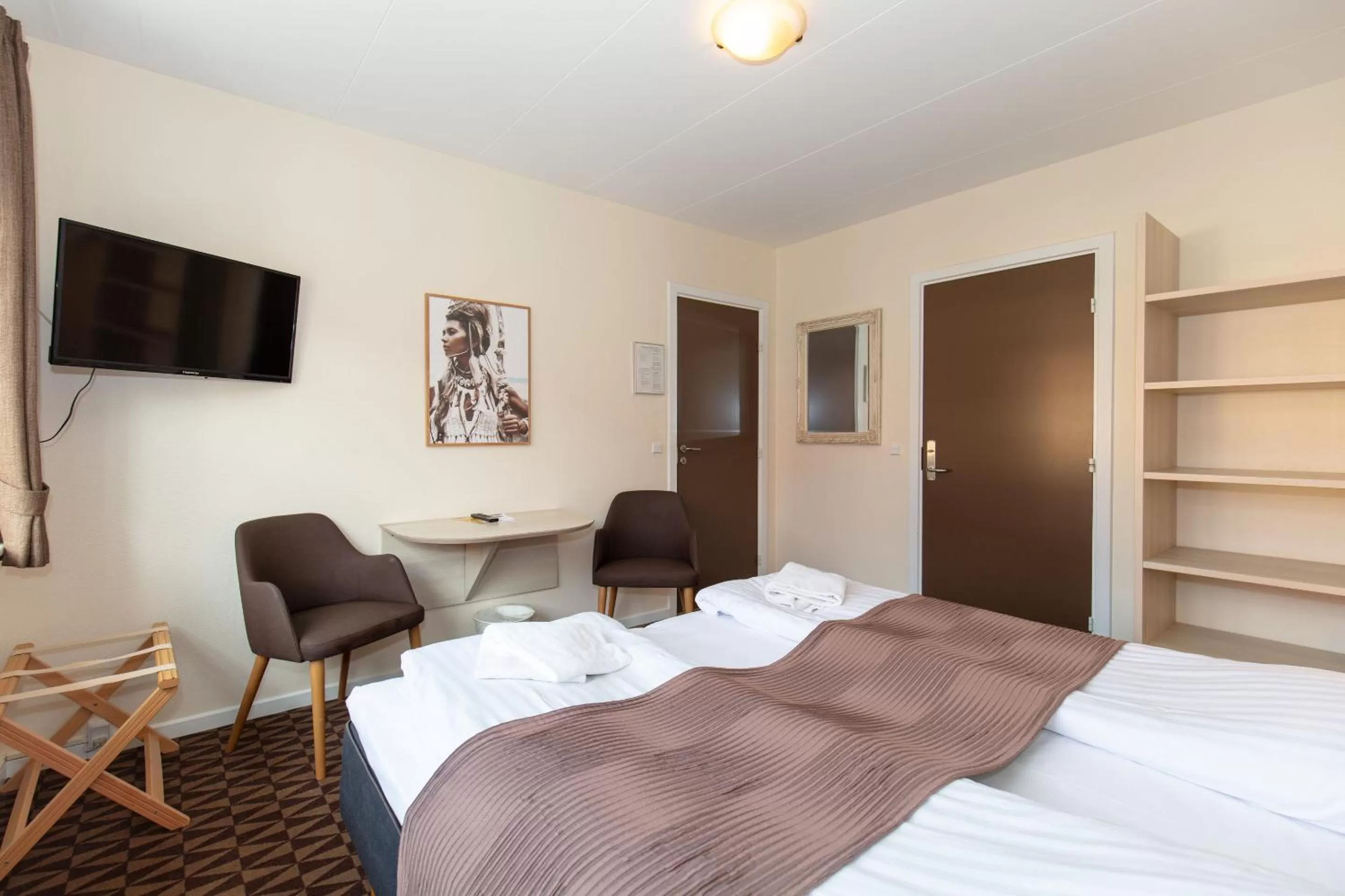 Bed in Foldens Hotel