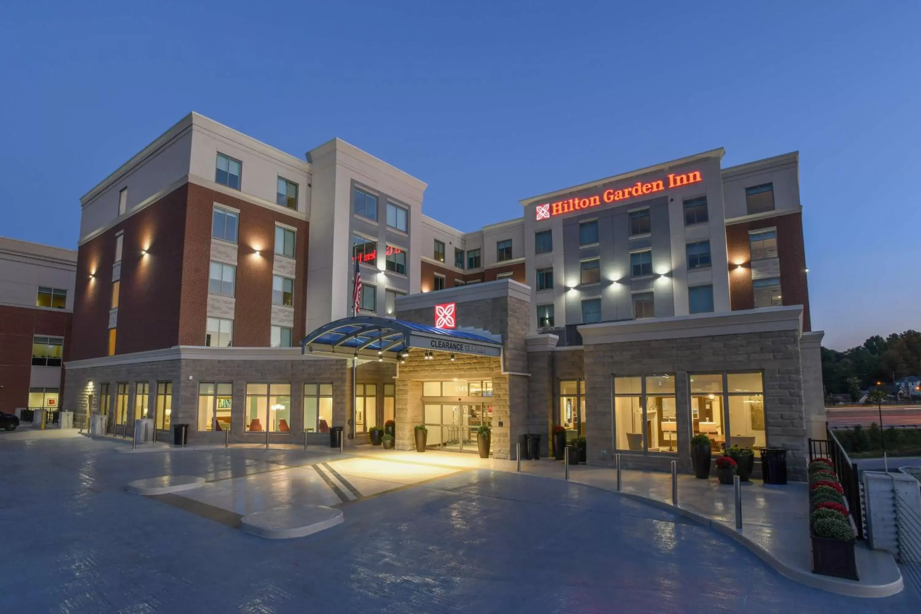 Property Building in Hilton Garden Inn Cincinnati Midtown