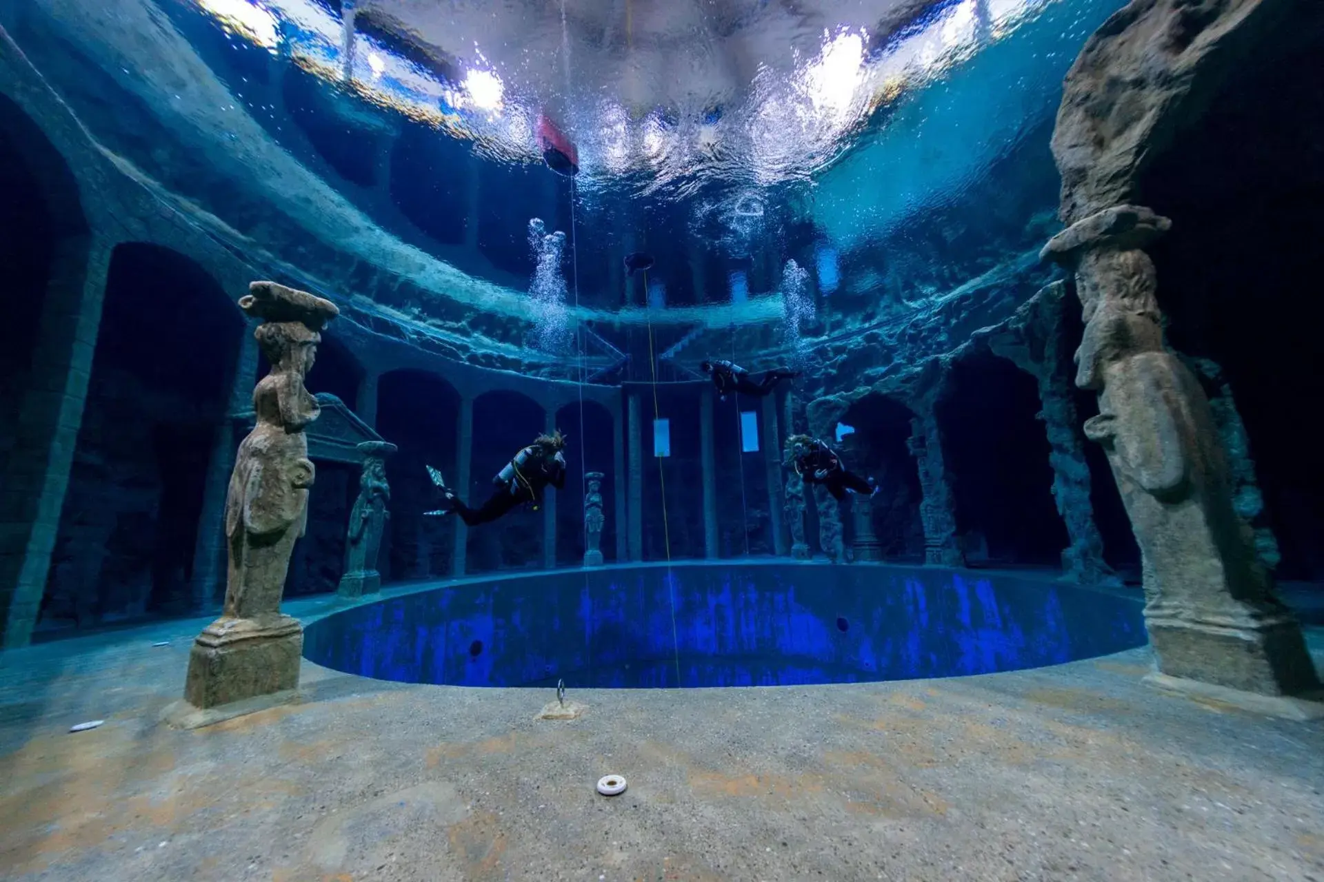 Diving, Swimming Pool in Friendly Cityhotel Oktopus
