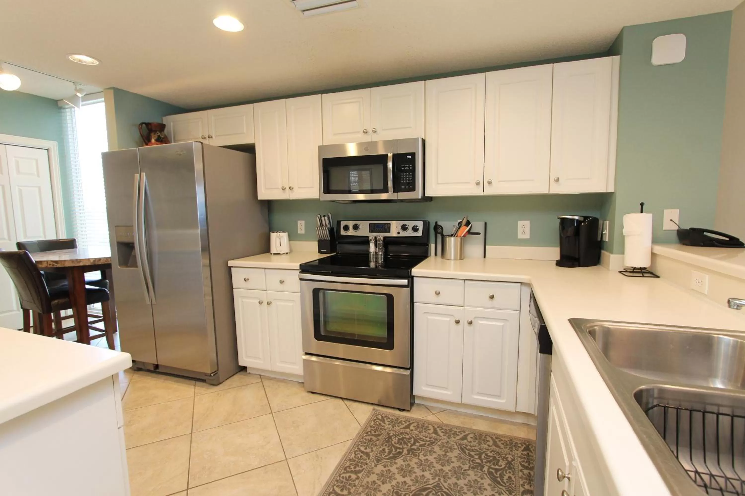 Kitchen or kitchenette, Kitchen/Kitchenette in Majestic Beach Resort, Panama City Beach, Fl