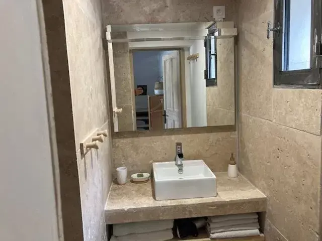 Bathroom in Mas Galinette