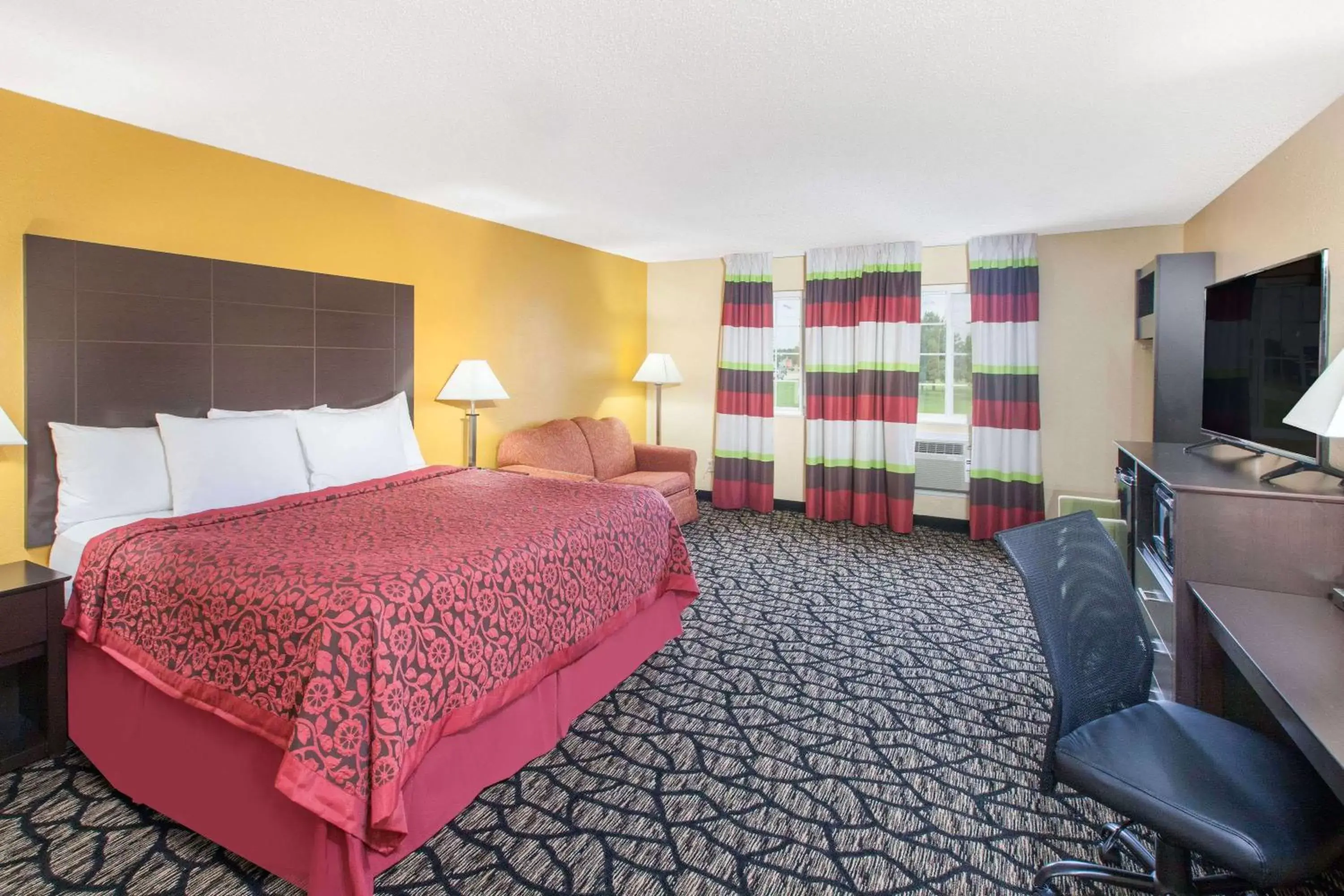 Photo of the whole room, Bed in Days Inn by Wyndham Miami