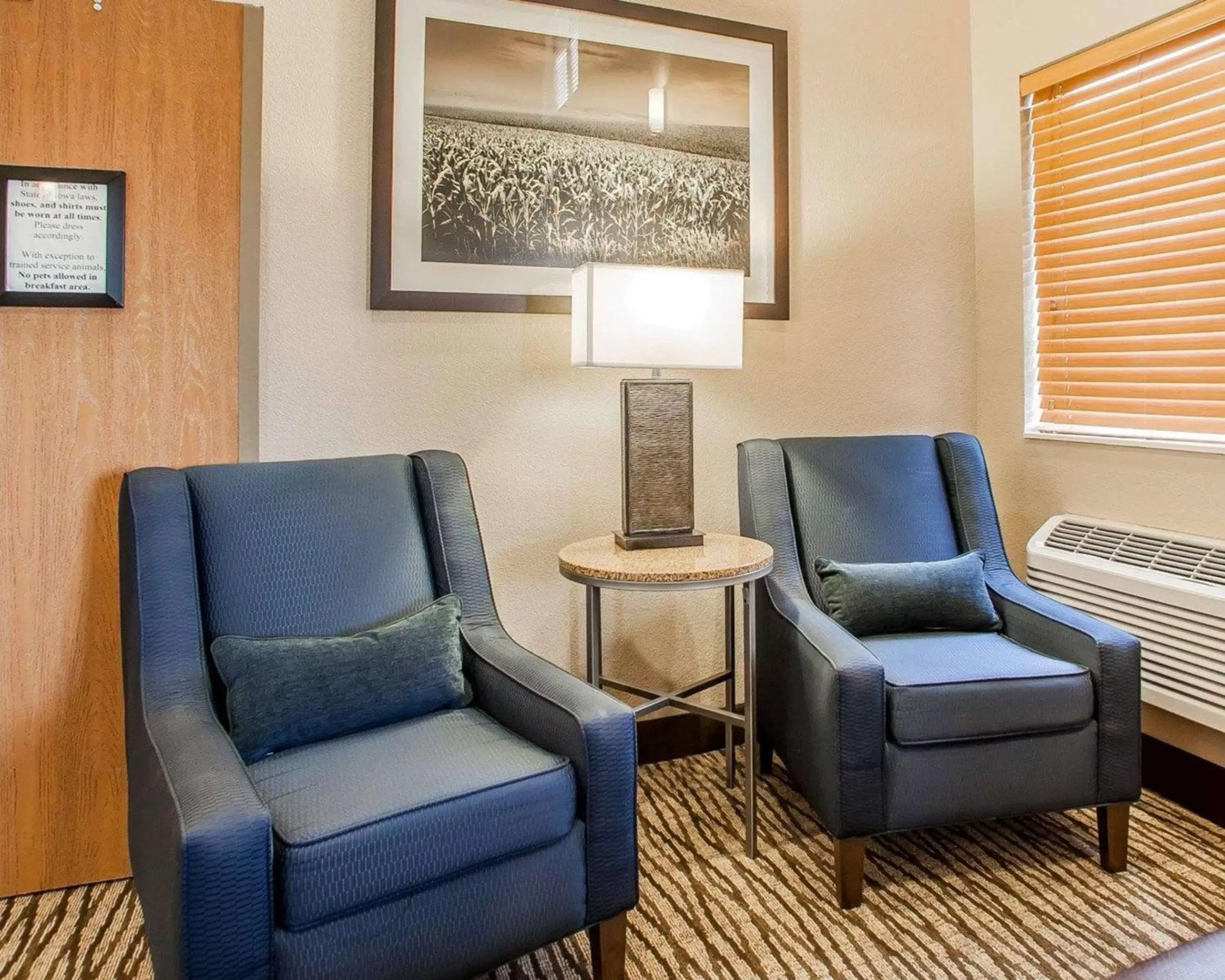 Lobby or reception, Seating Area in Comfort Inn Marshalltown South