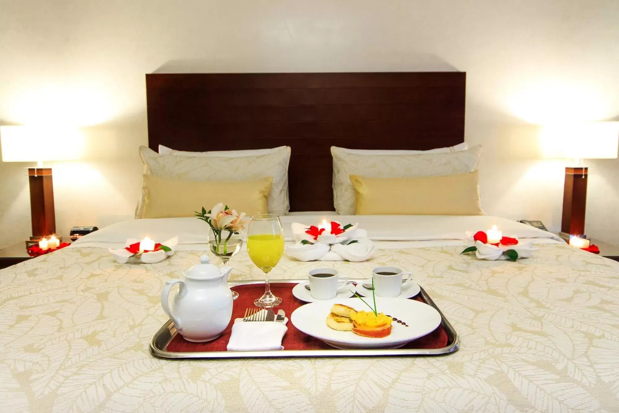 Bed in Tequendama Suites and Hotel