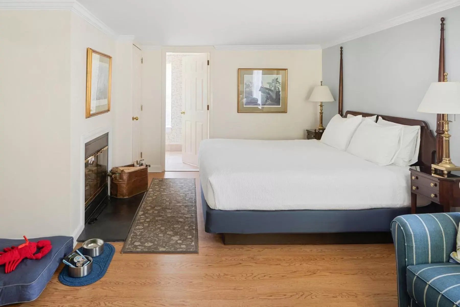 Bed in The Harraseeket Inn & Event House Freeport Downtown Bed in The Harraseeket Inn & Event House Freeport Downtown