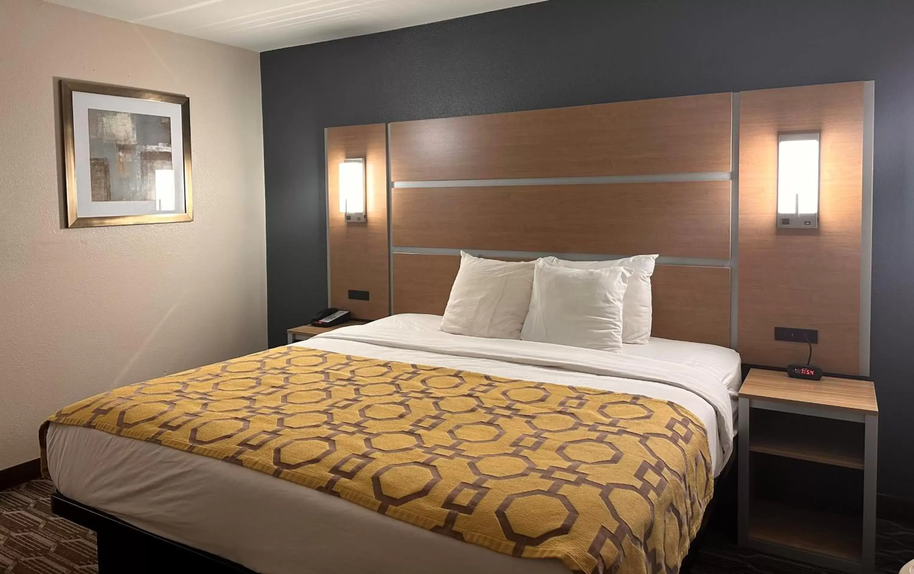 Guests, Bed in Baymont by Wyndham Noblesville