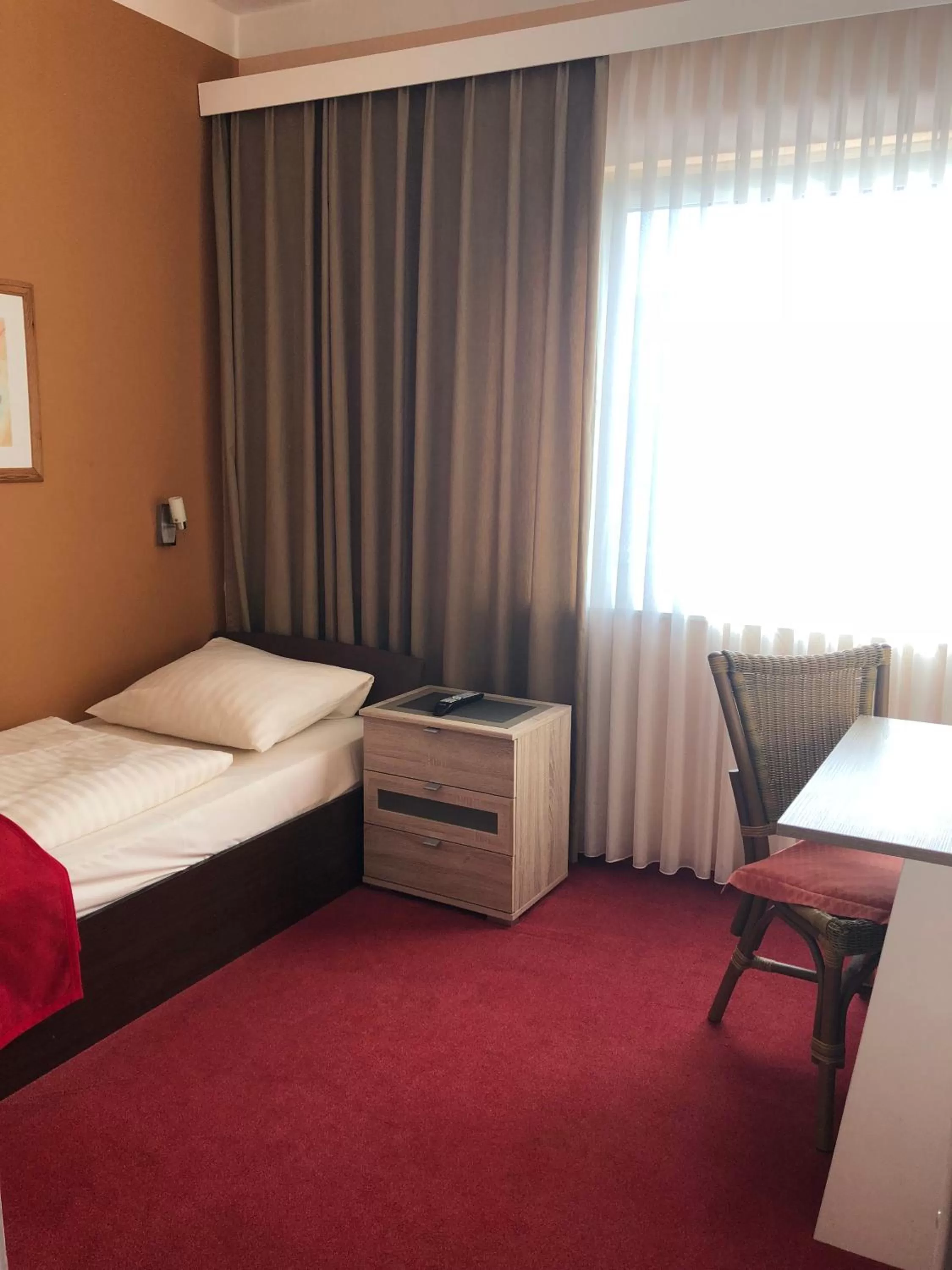 Photo of the whole room, Bed in Hotel Imperial