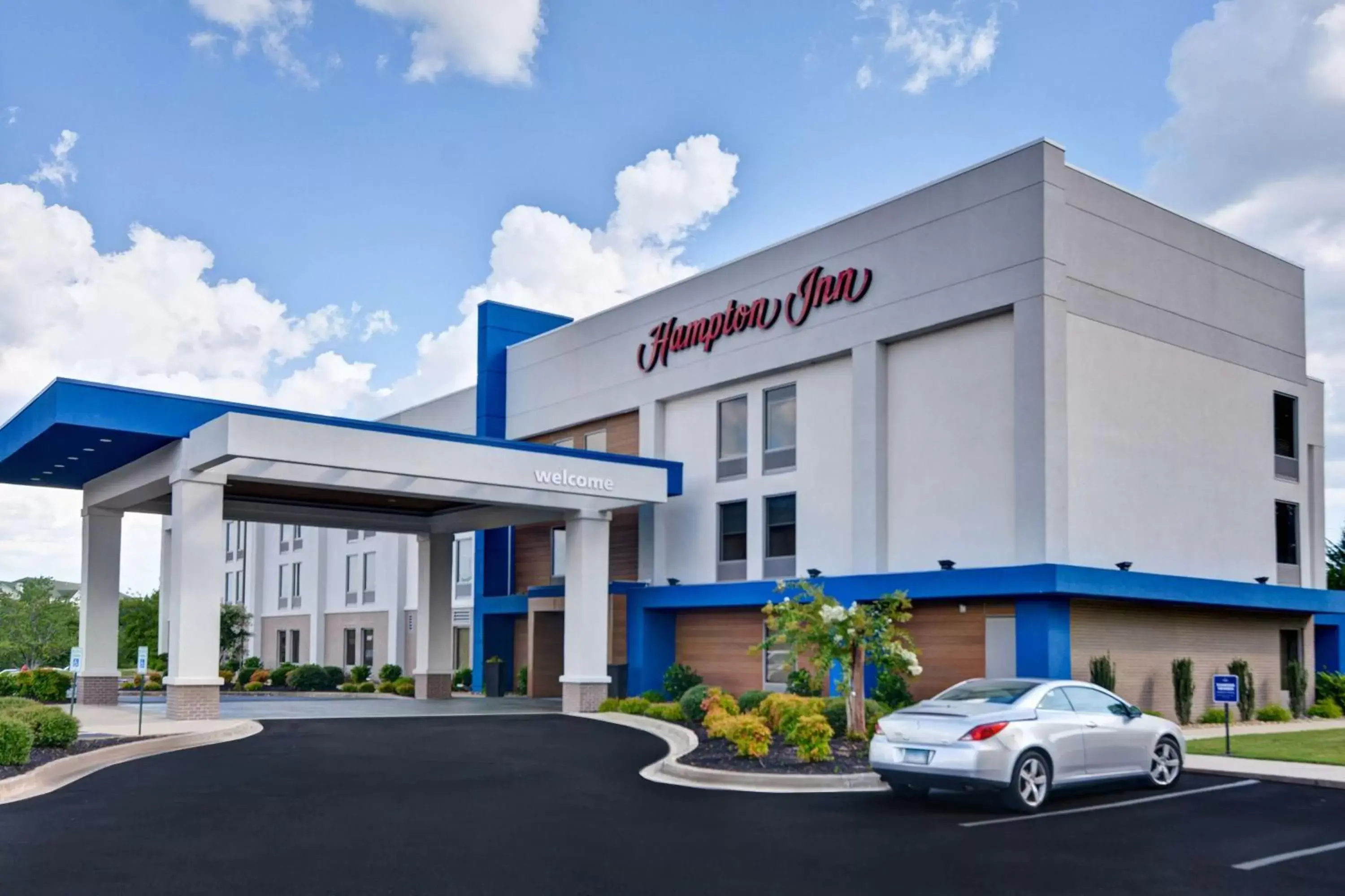 Property building in Hampton Inn Anderson Property building in Hampton Inn Anderson