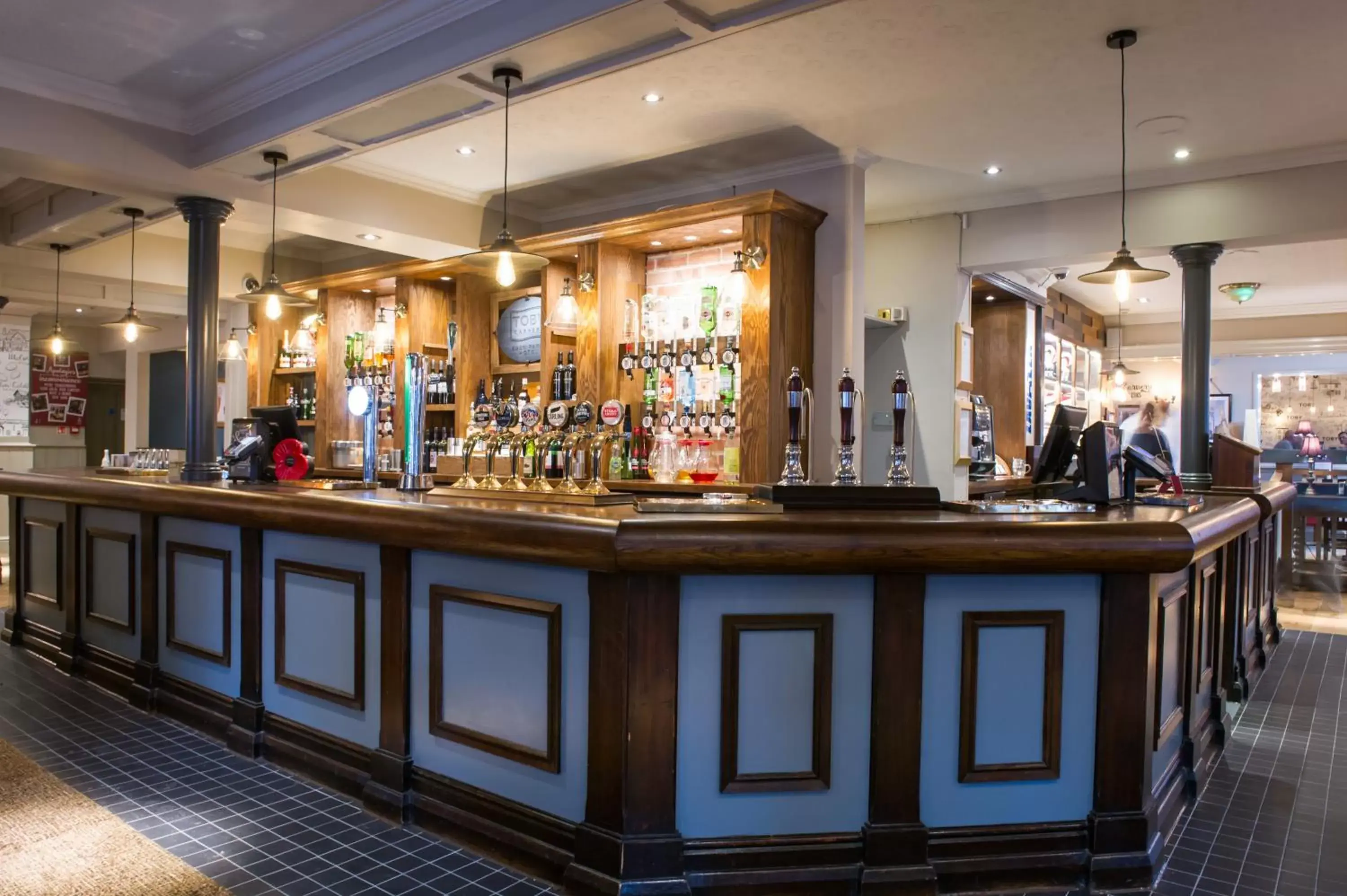 Food and drinks, Lounge/Bar in Toby Carvery Beckenham by Innkeeper's Collection