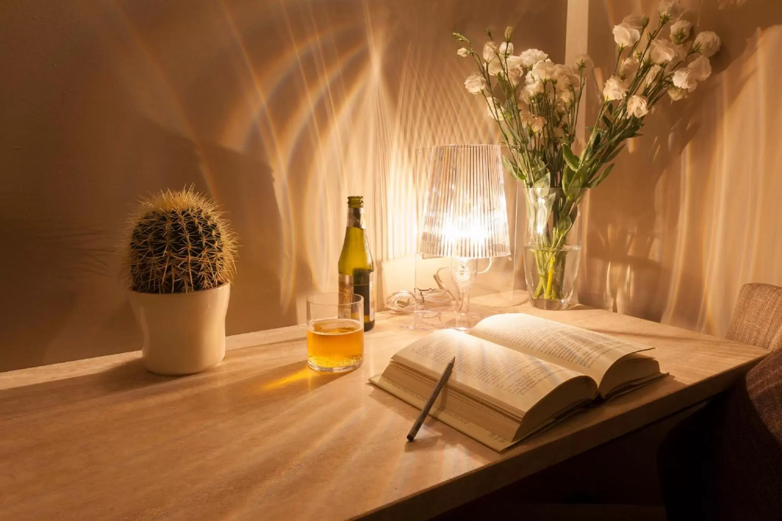 Bedroom, Drinks in Bronzino House