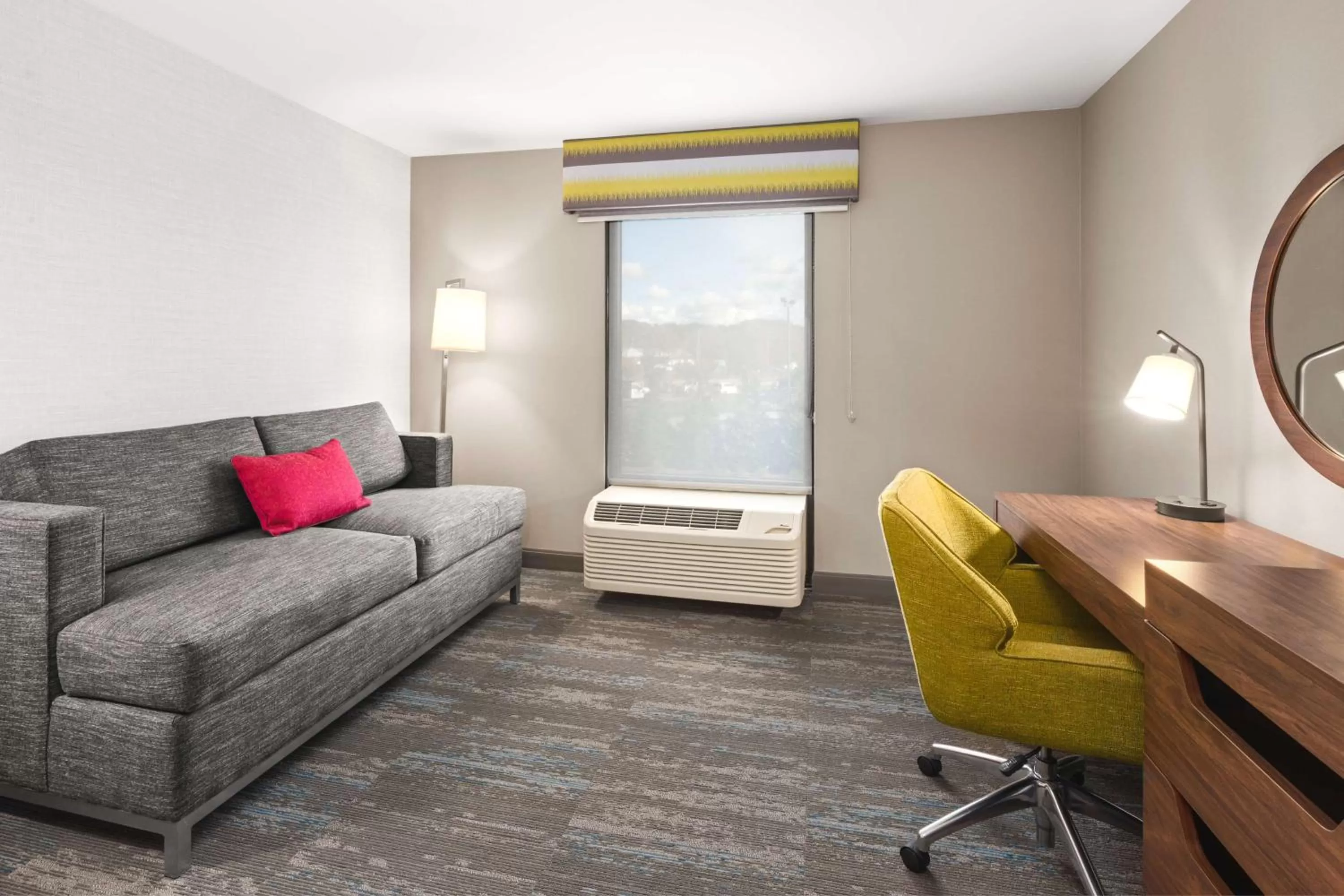 Bedroom in Hampton Inn Seekonk