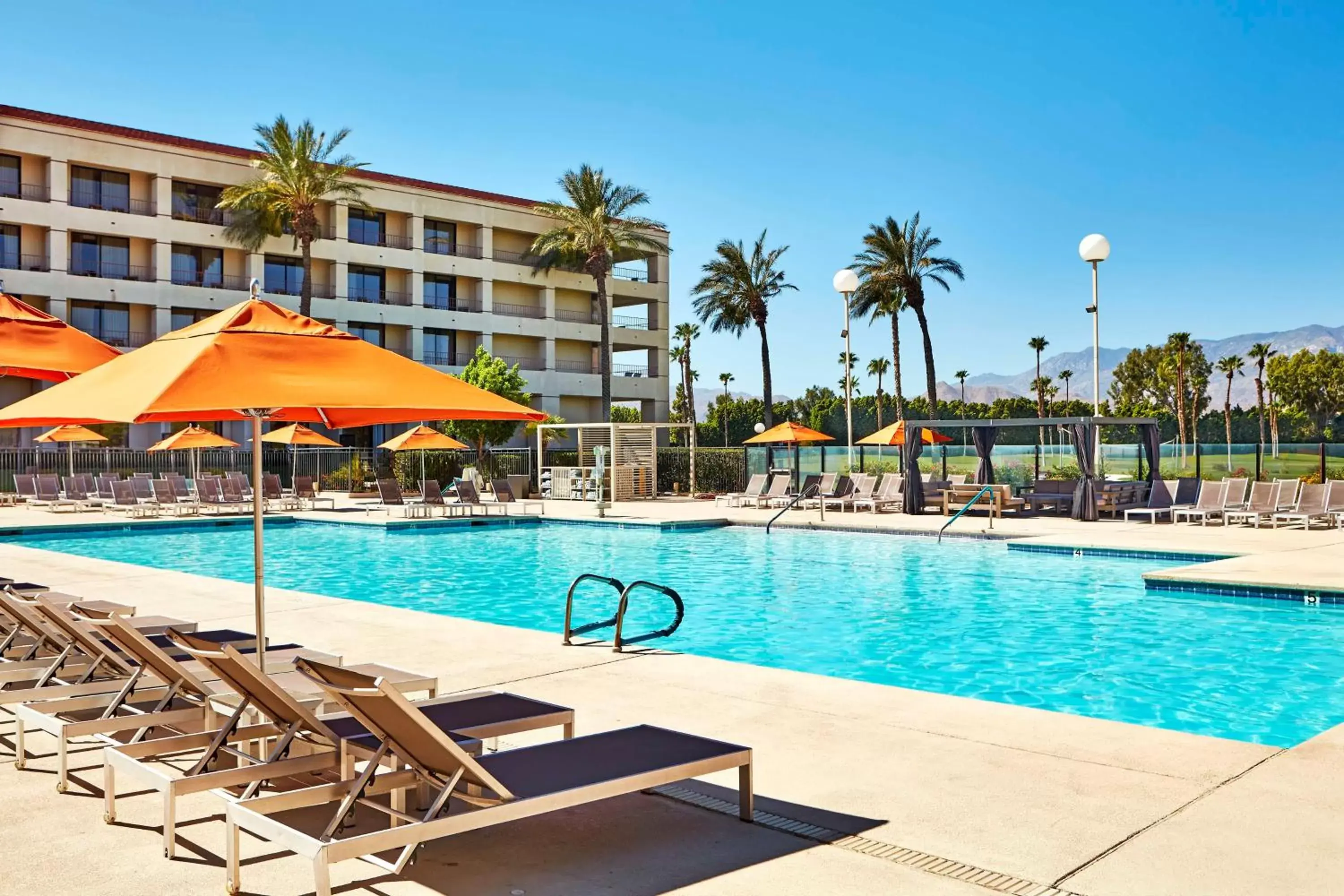 Pool view, Swimming Pool in DoubleTree by Hilton Golf Resort Palm Springs