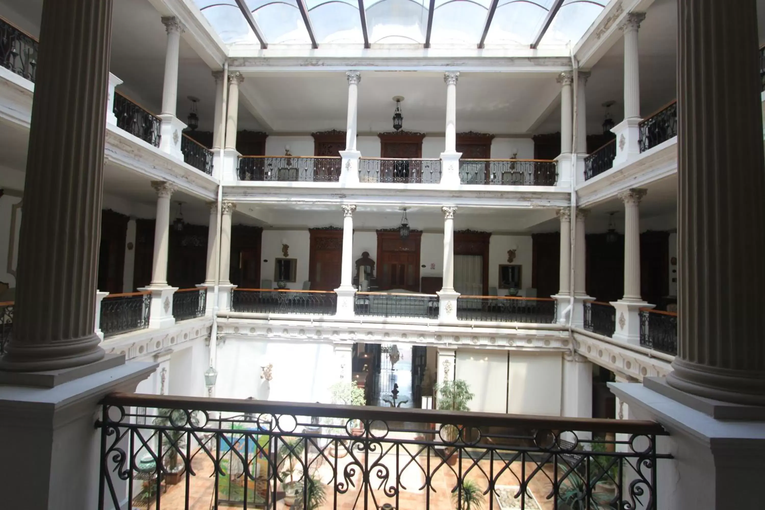 Facade/entrance, Balcony/Terrace in El Gran Hotel