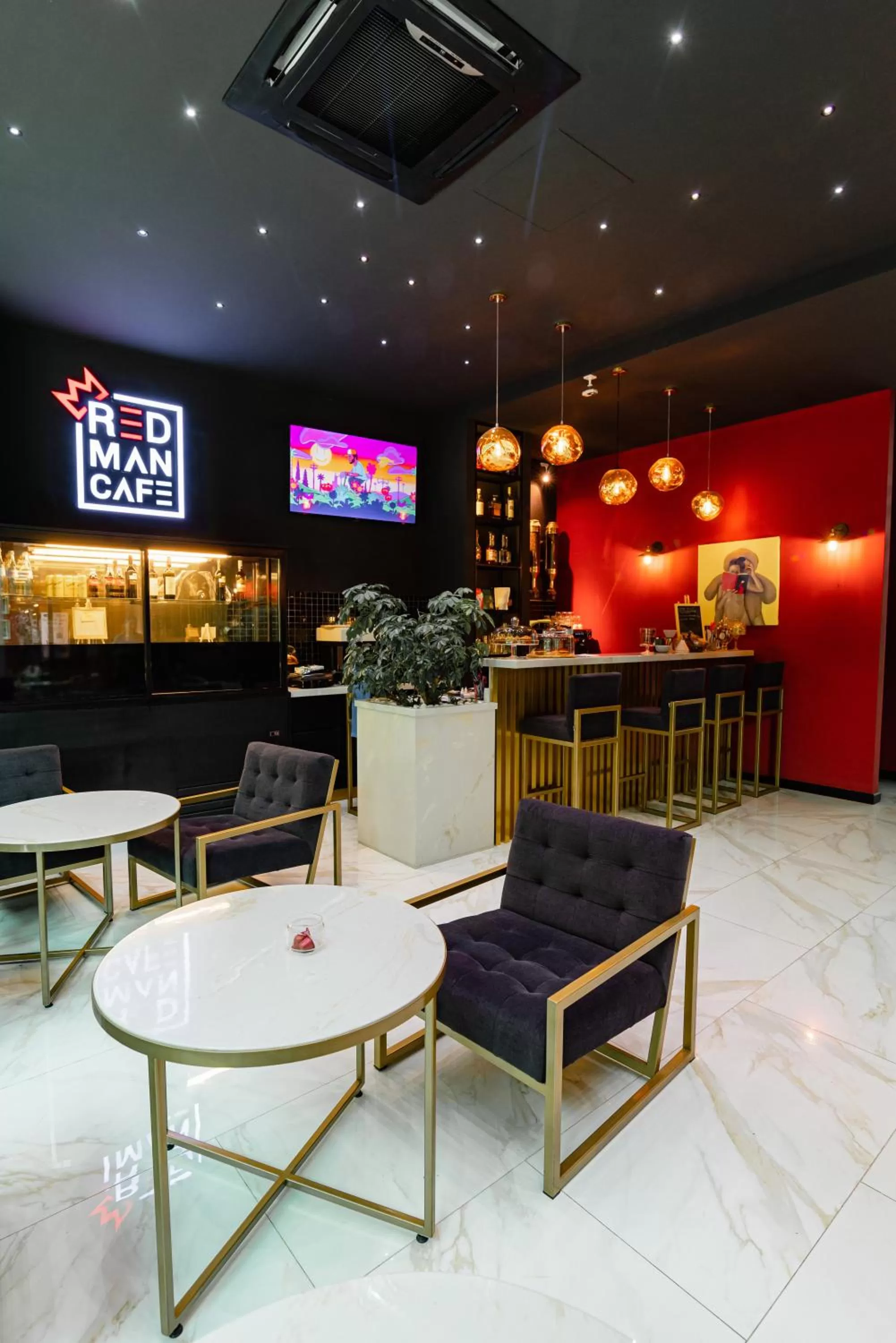 Restaurant/places to eat in Royal Plaza Hotel