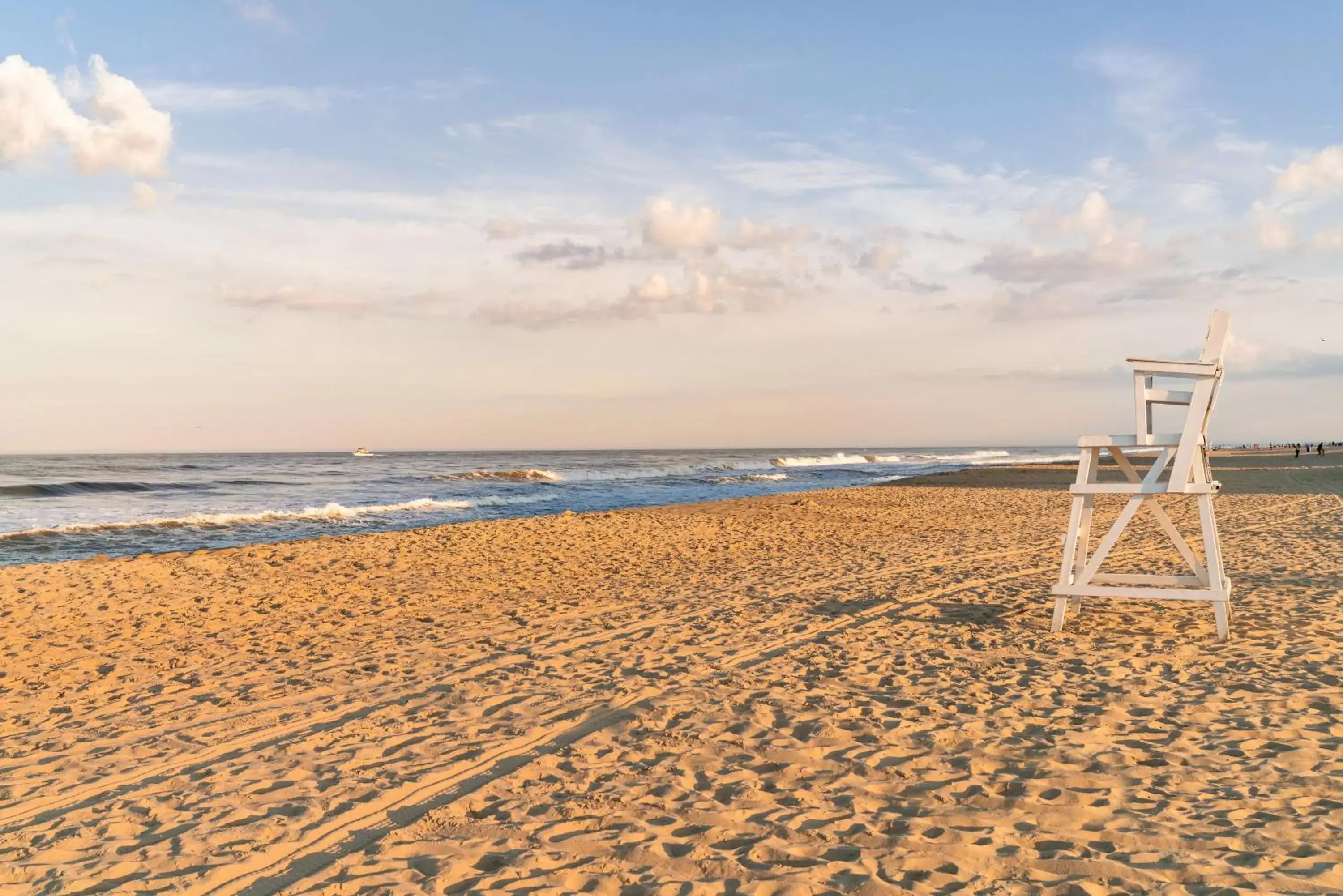 Nearby landmark, Beach in Holiday Inn Ocean City, an IHG Hotel