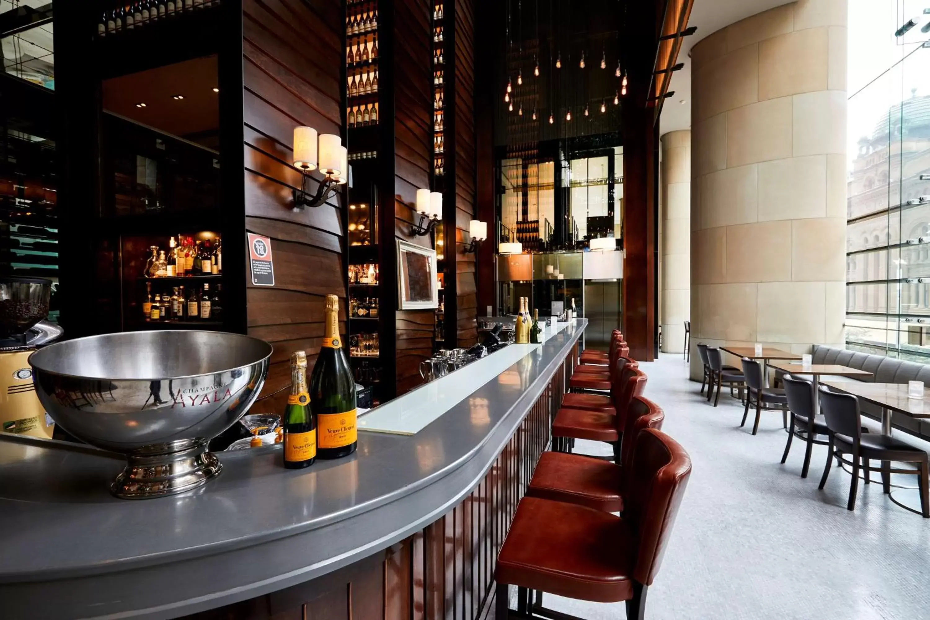 Lounge or bar, Restaurant/Places to Eat in Hilton Sydney