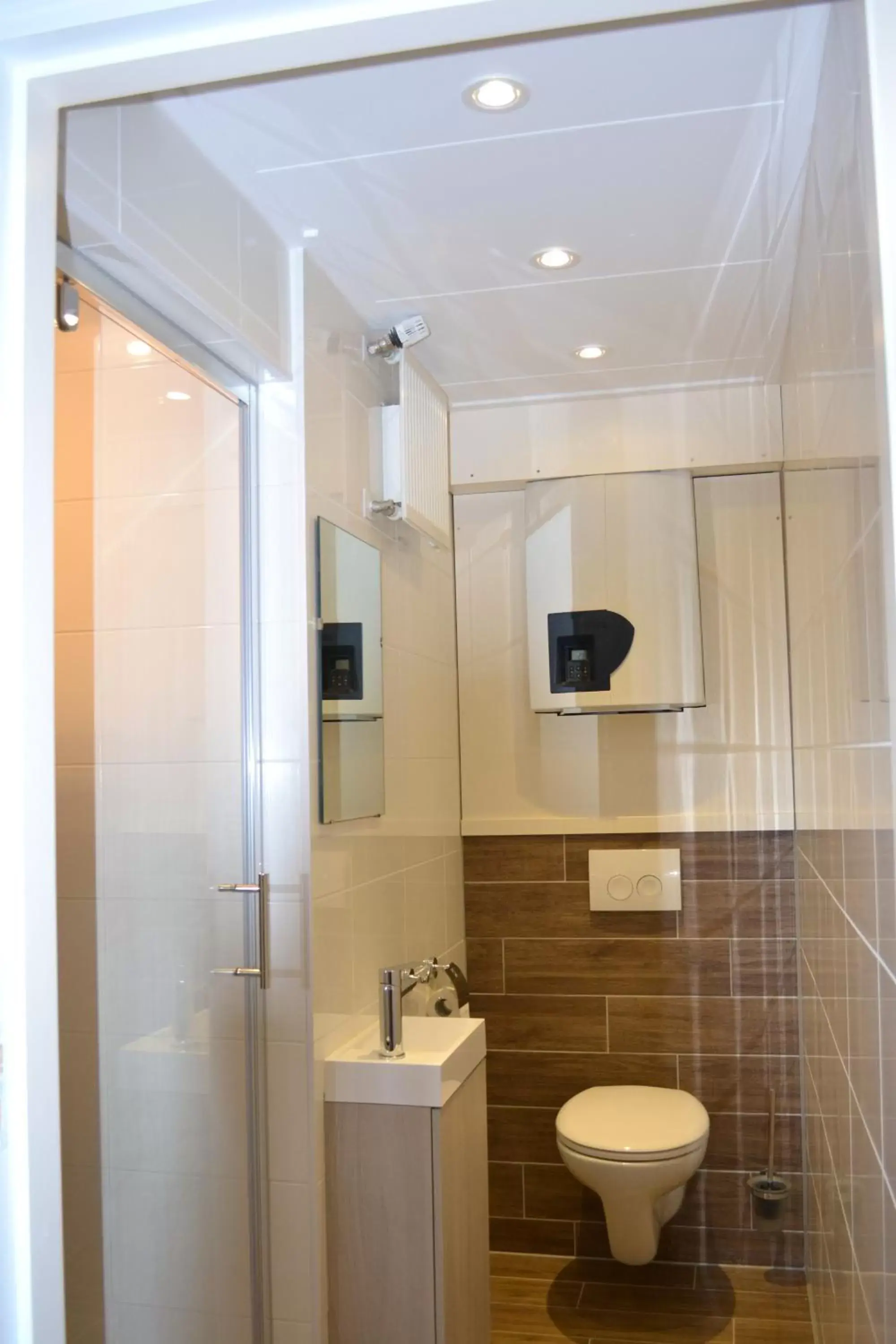 Toilet, Bathroom in Bed & Breakfast Boszicht Leeuwarden