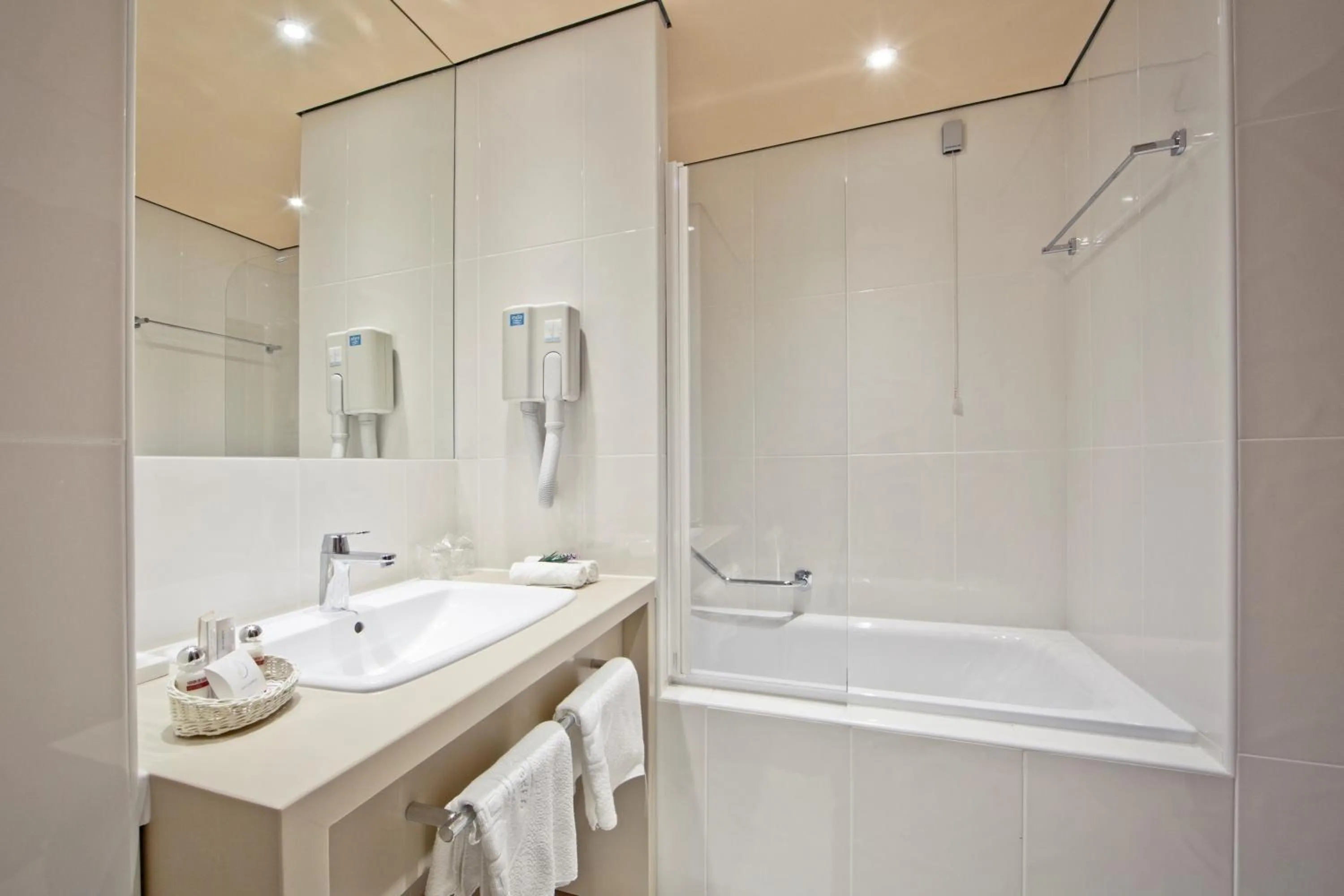 Bathroom in Hotel Central