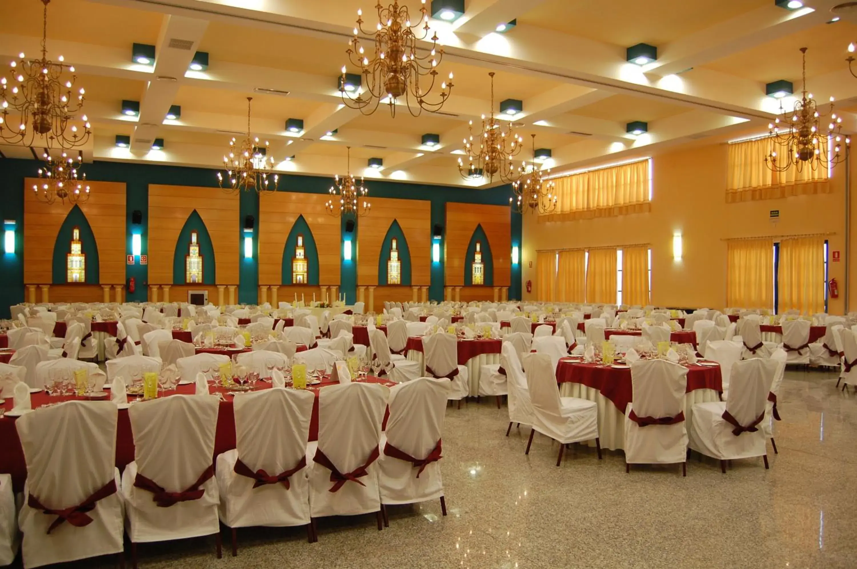 Restaurant/places to eat, Banquet Facilities in Hotel Castillo