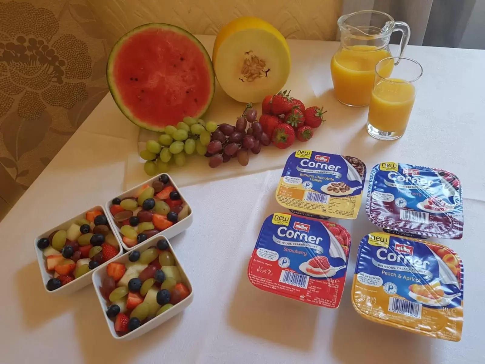 Continental breakfast in Bay Lodge