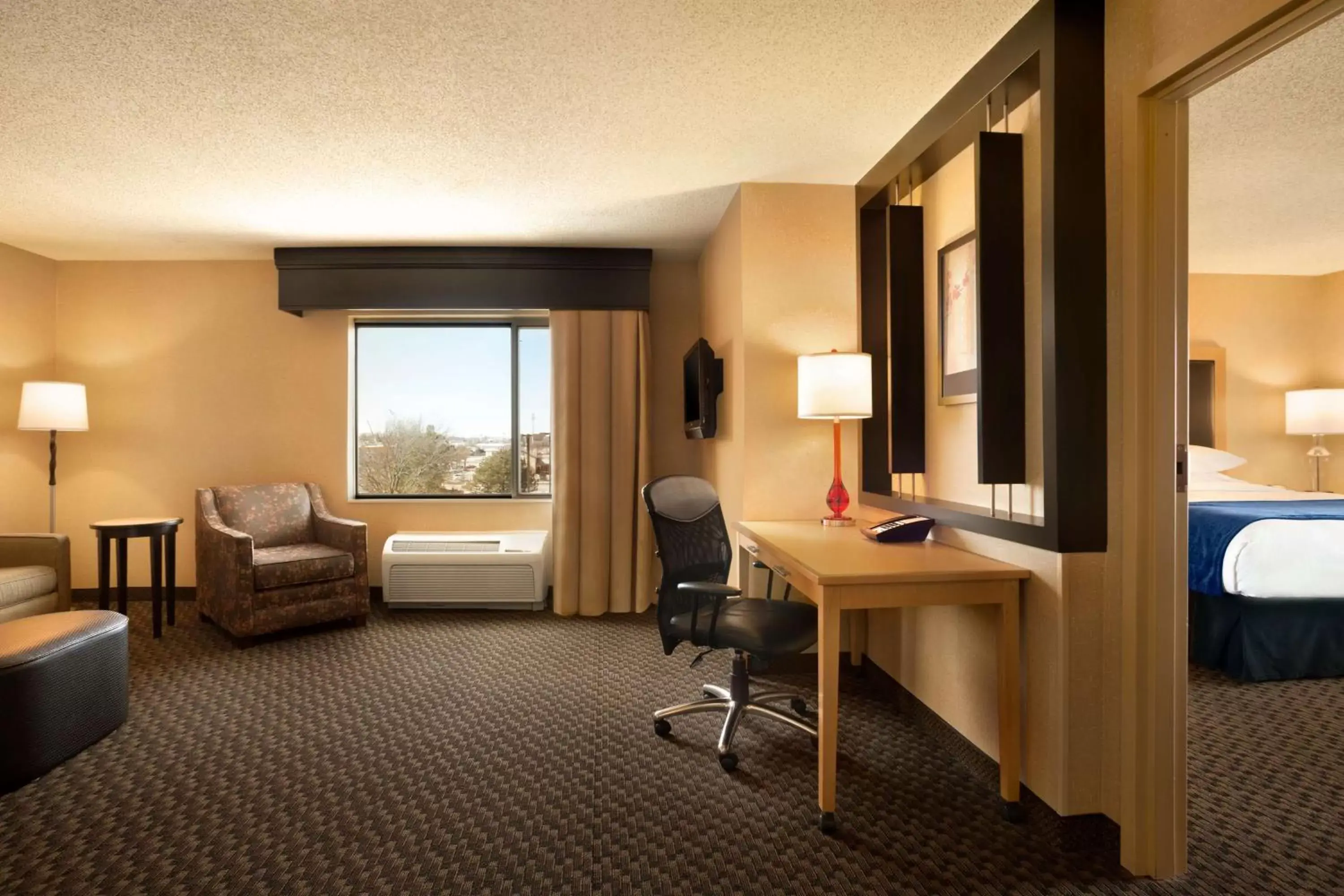 Bedroom in DoubleTree by Hilton Hotel Oklahoma City Airport