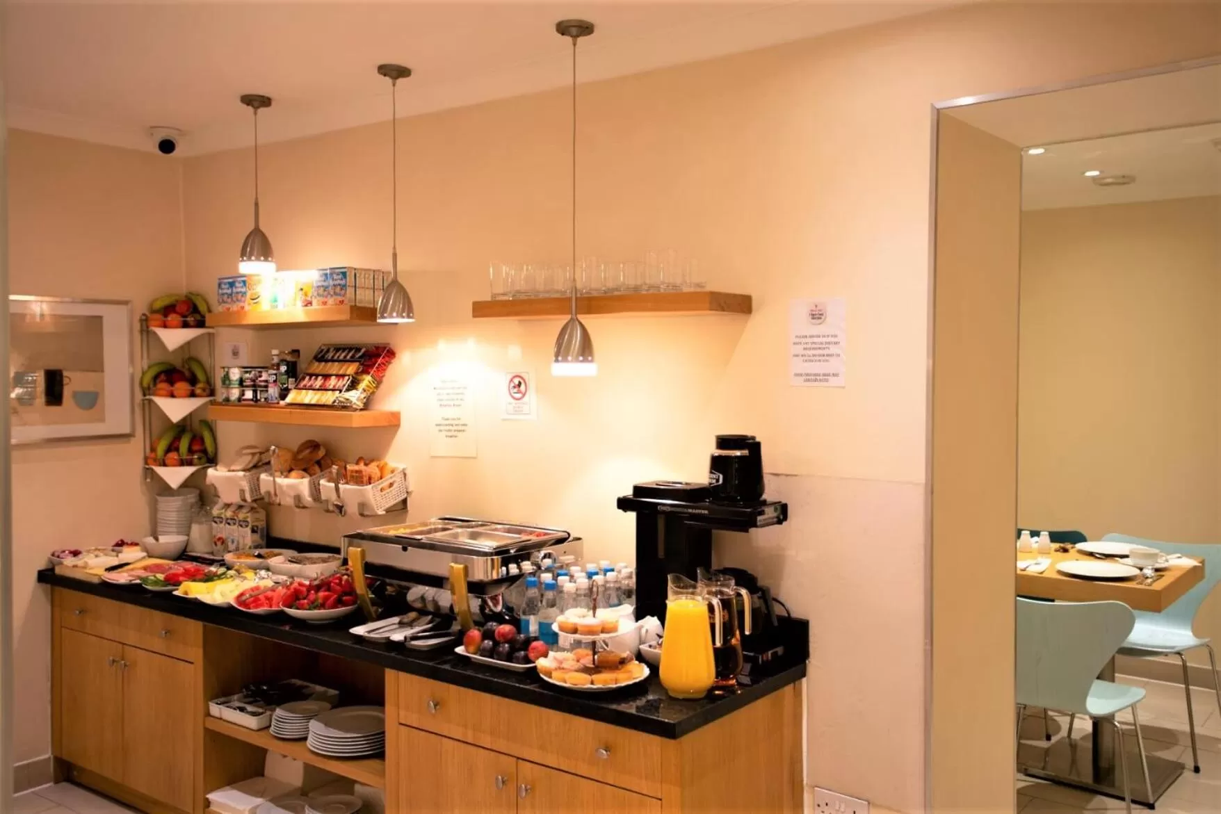 Buffet breakfast in The Sumner Hotel